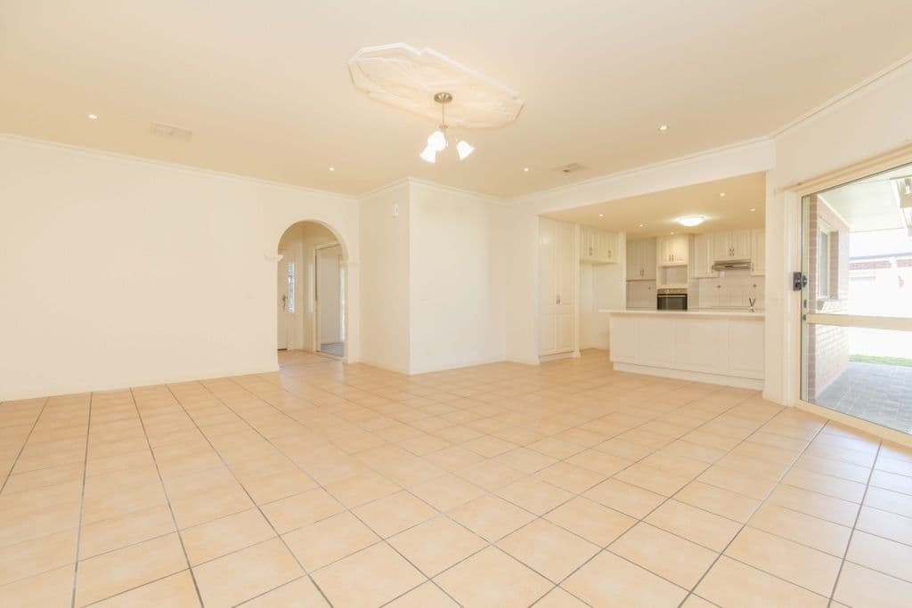 72 Panorama Drive, Mildura VIC 3500, Mildura - Thumbnail 2