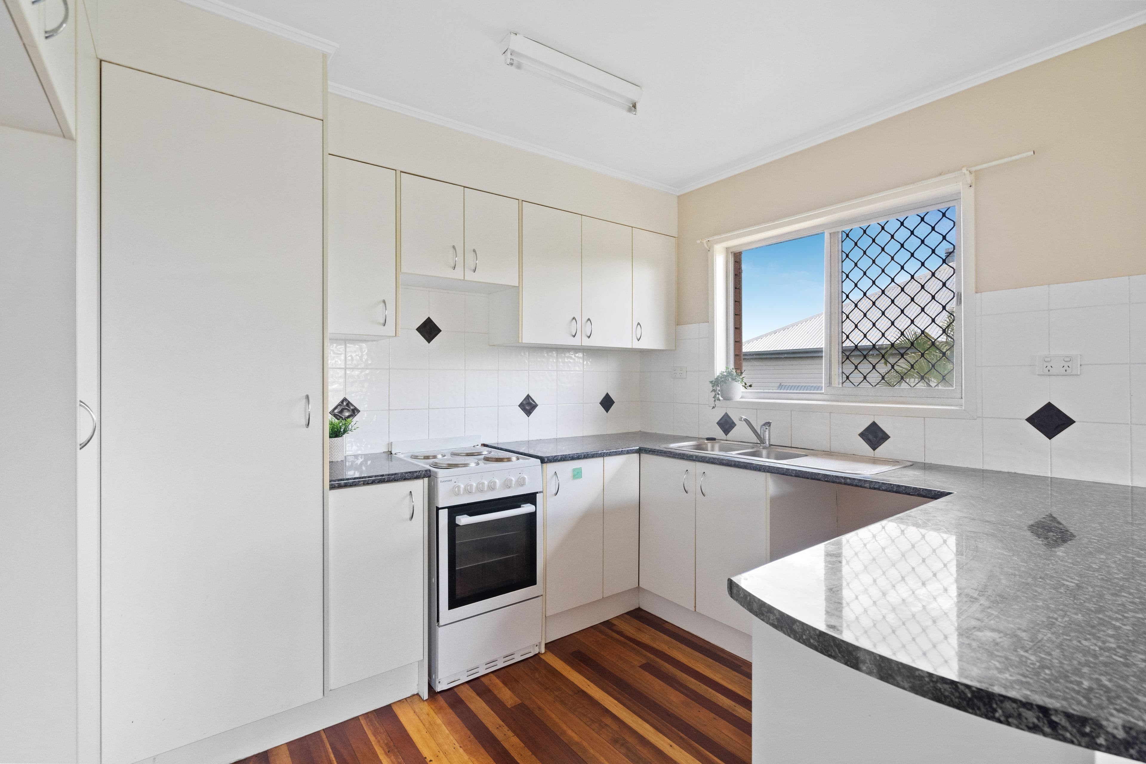 25 Harold Street, Bundamba QLD 4304, Bundamba - Thumbnail 4