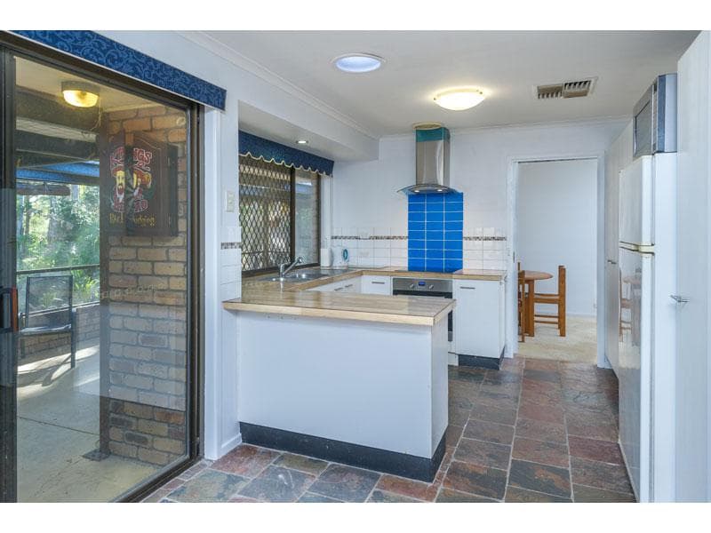 17 Illawong Way,  Karana Downs, Karana Downs - Thumbnail 2