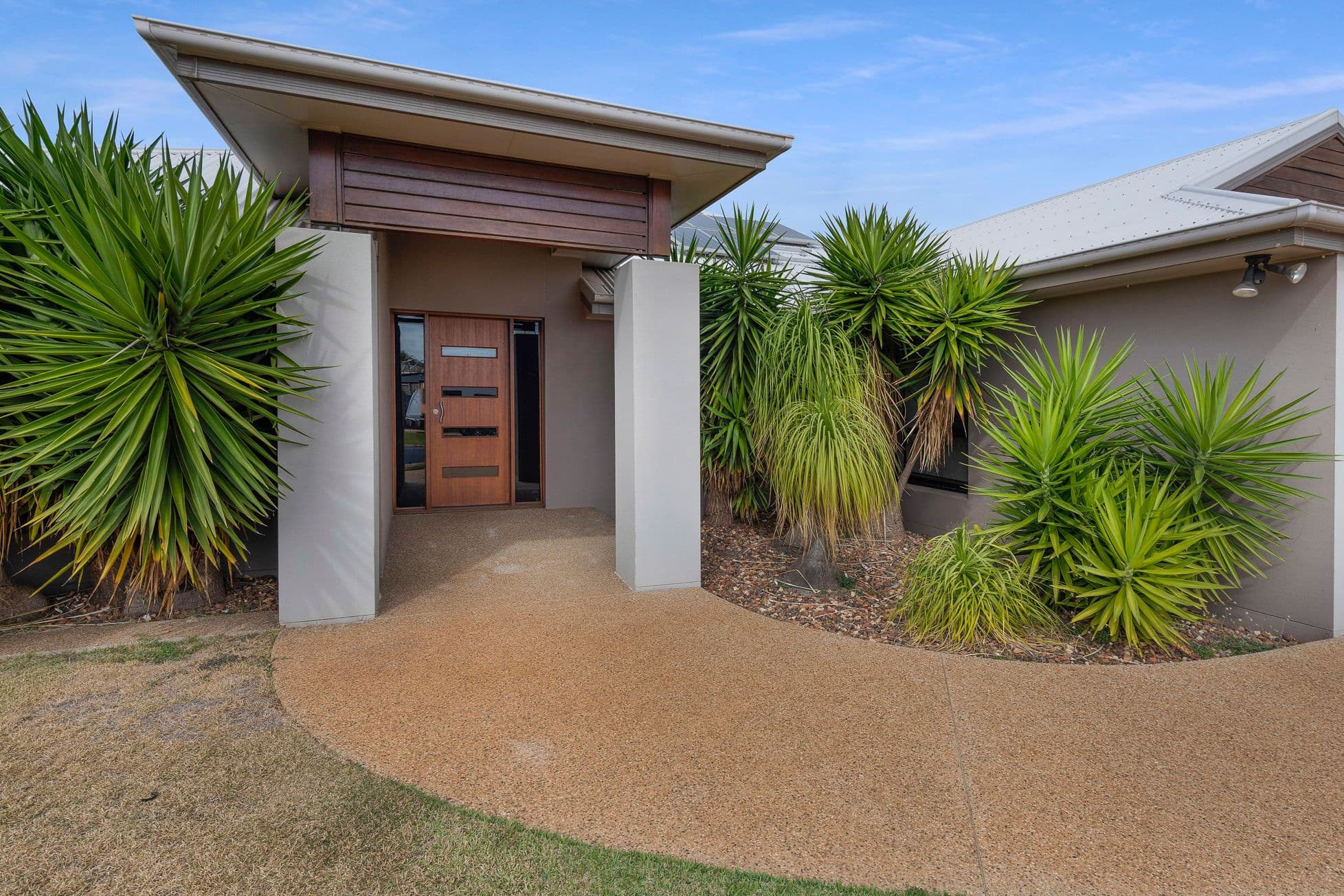 13 Leon Place, Coral Cove QLD 4670, Coral Cove - Thumbnail 3