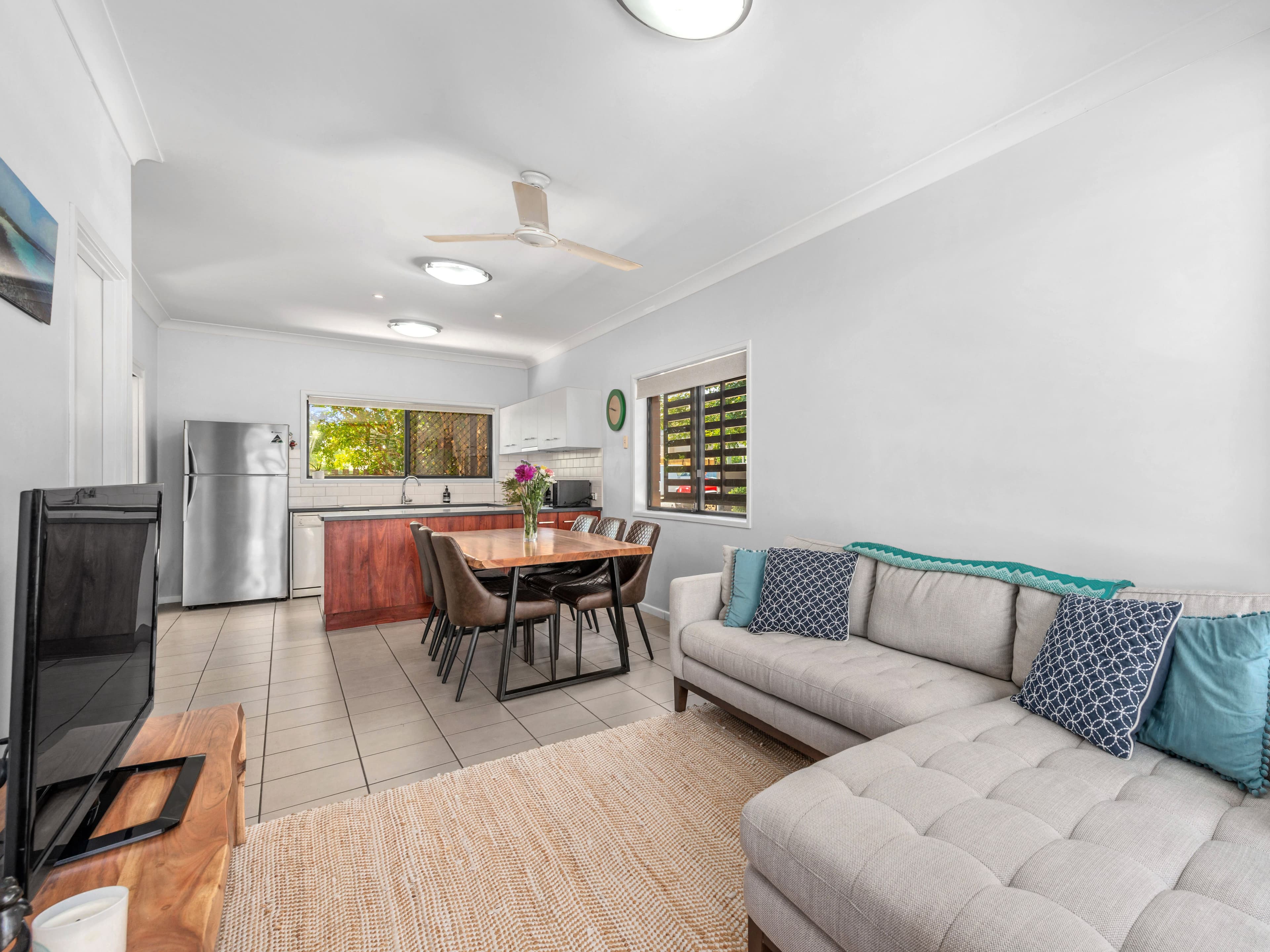 11 Cardross Street, Yeronga QLD 4104, Yeronga - Thumbnail 4