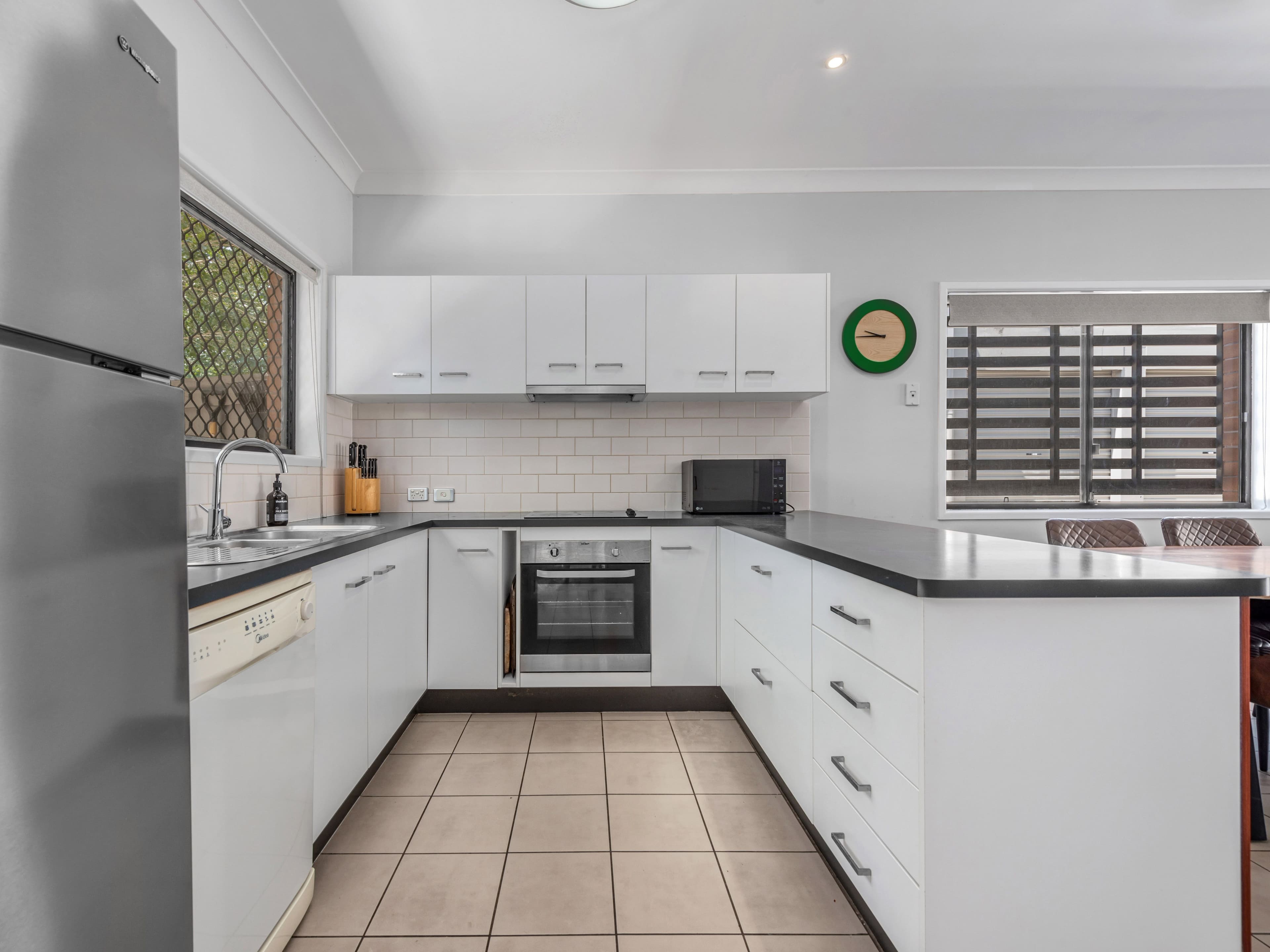 11 Cardross Street, Yeronga QLD 4104, Yeronga - Thumbnail 7