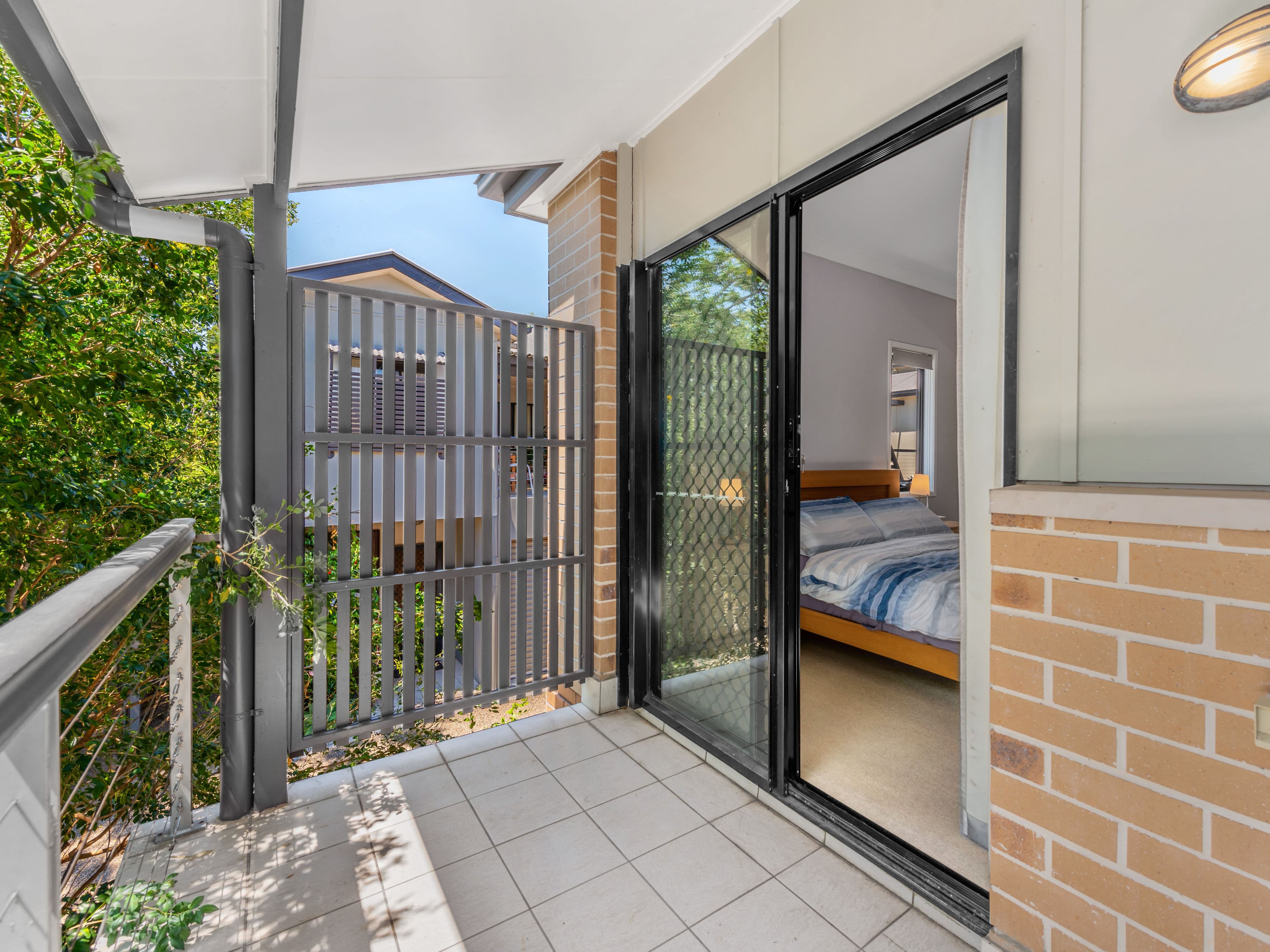 11 Cardross Street, Yeronga QLD 4104, Yeronga - Thumbnail 8