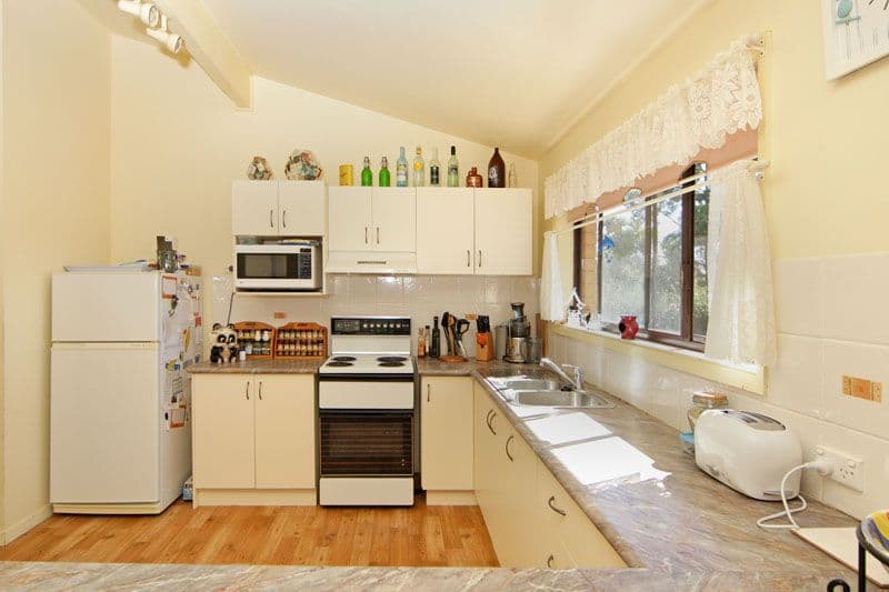 17 Mawson Drive, KILLARNEY VALE NSW 2261, Killarney Vale - Thumbnail 2