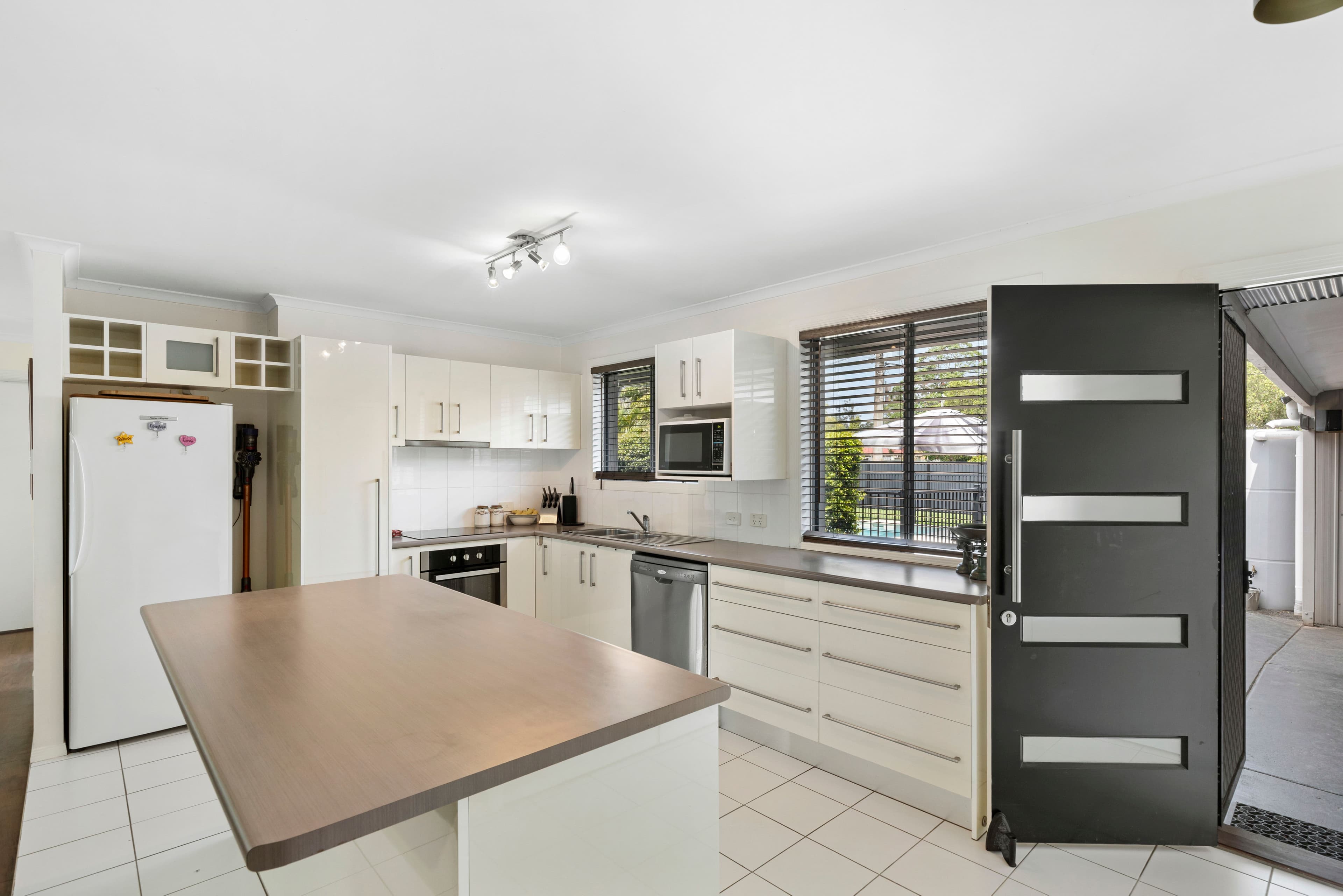 3 Swan Street, Beerwah QLD 4519, Beerwah - Thumbnail 2