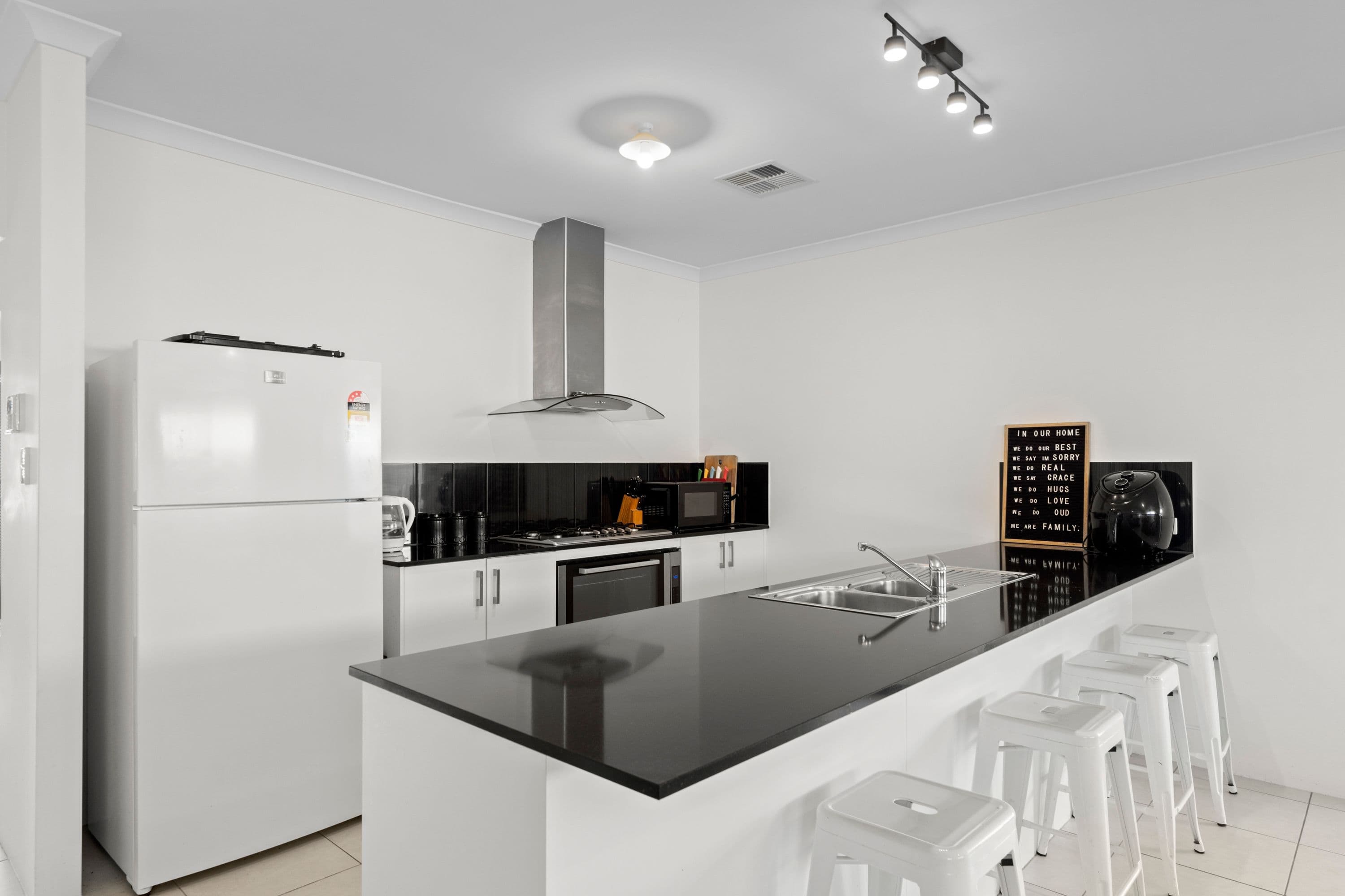31 Ingarfield Green, Baldivis WA 6171, Baldivis - Thumbnail 8