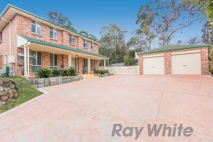 42 Robinia Grove, Garden Suburb - Image 1