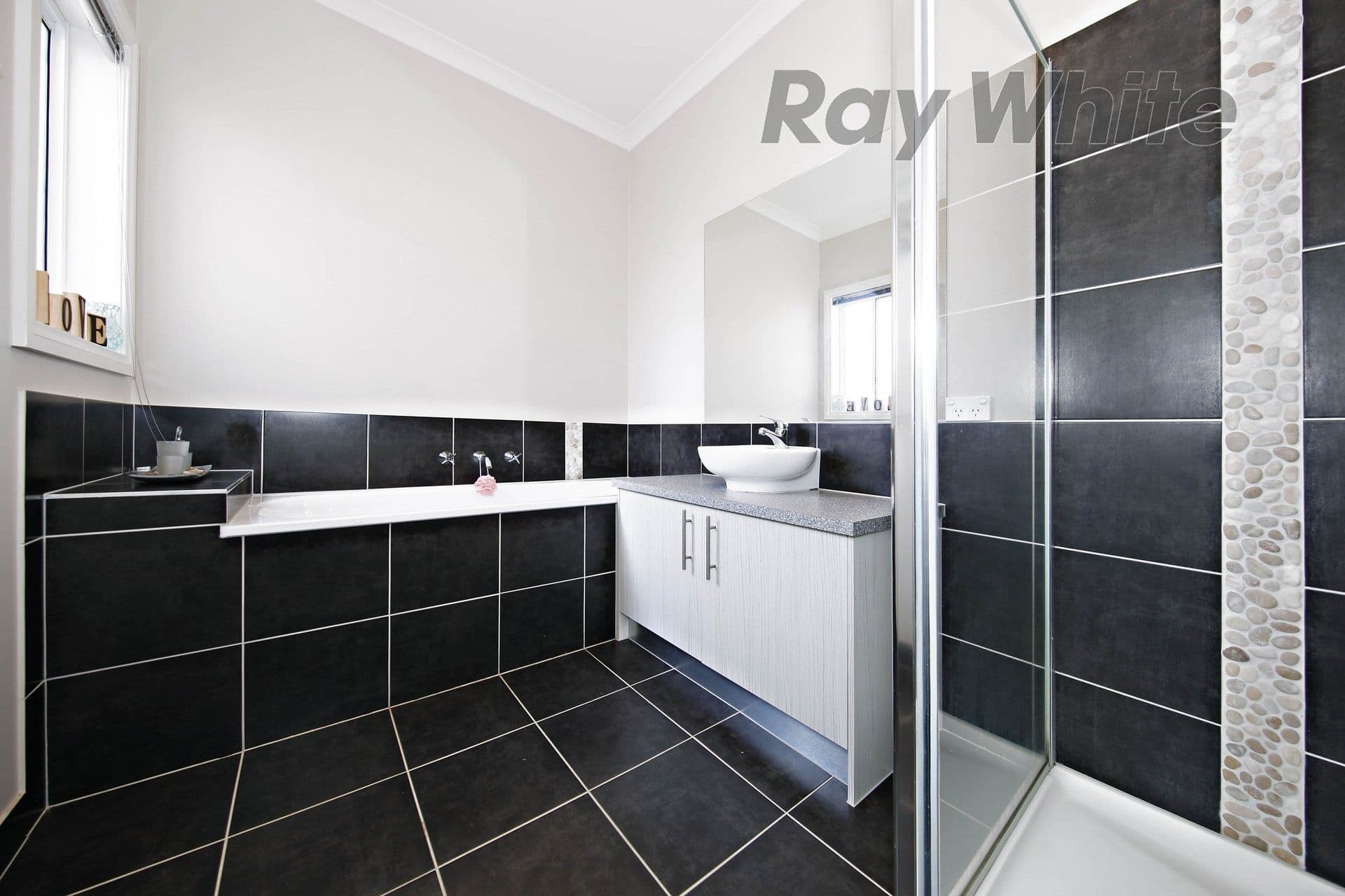 11 Michael Place, Point Cook VIC 3030, Point Cook - Thumbnail 6