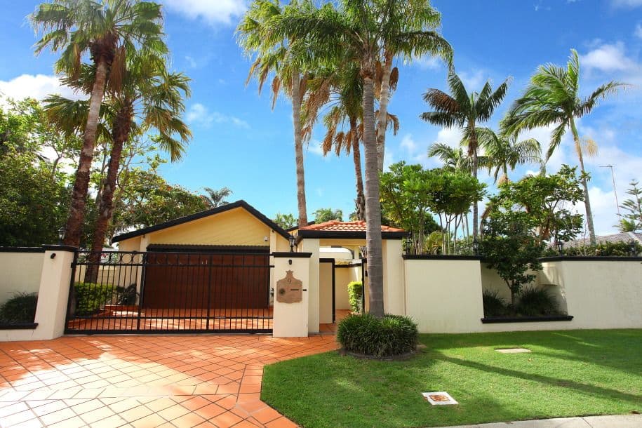 9 McCleary Street, SORRENTO QLD 4217, Sorrento - Thumbnail 2