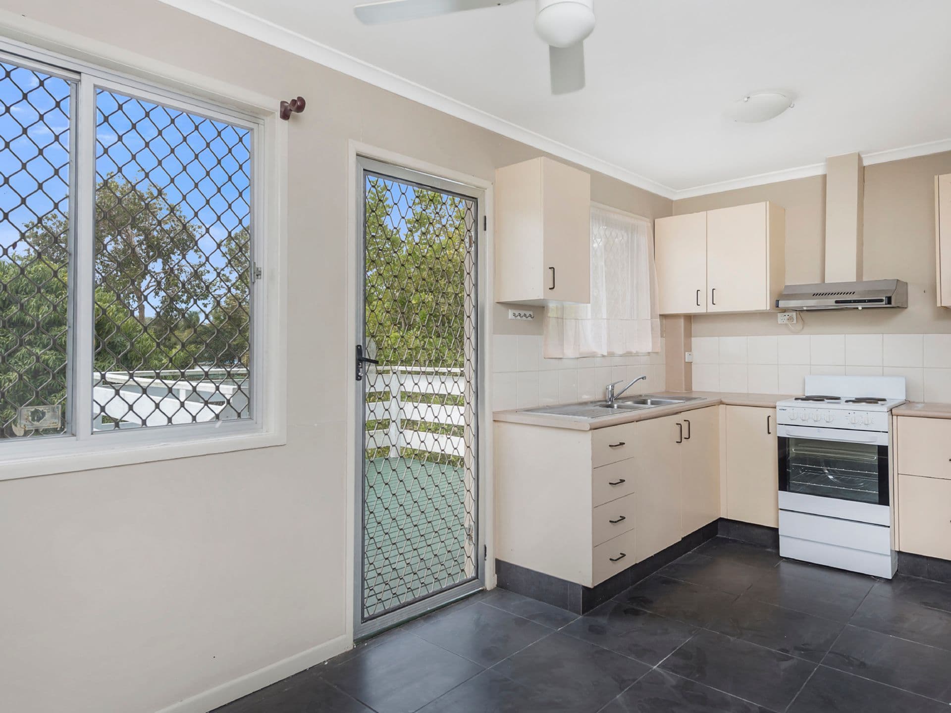 18 Alderbaran Drive, Kingston QLD 4114, Kingston - Thumbnail 4