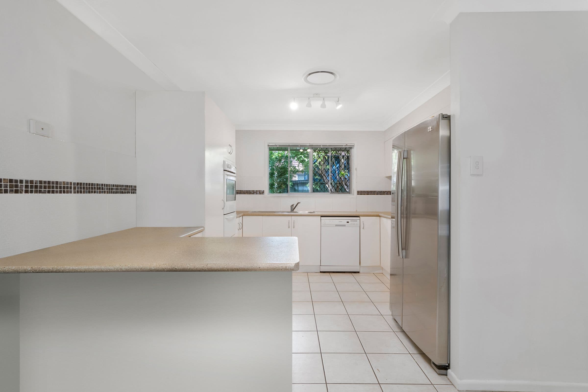 12 Newport Drive, Newport QLD 4020, Newport - Thumbnail 6