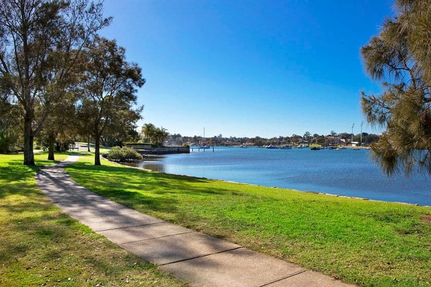 40 Burns Crescent, CHISWICK NSW 2046, Chiswick - Thumbnail 4