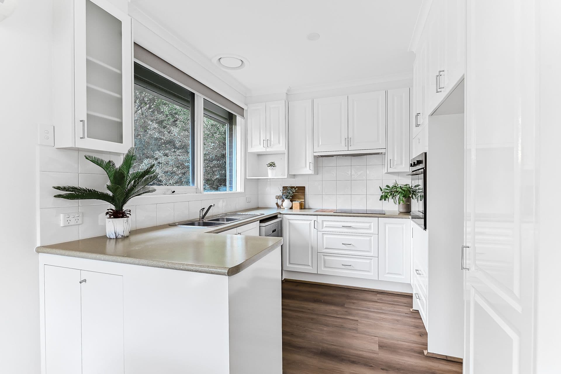 39 roberts Avenue, Box Hill South VIC 3128, Box Hill South - Thumbnail 4