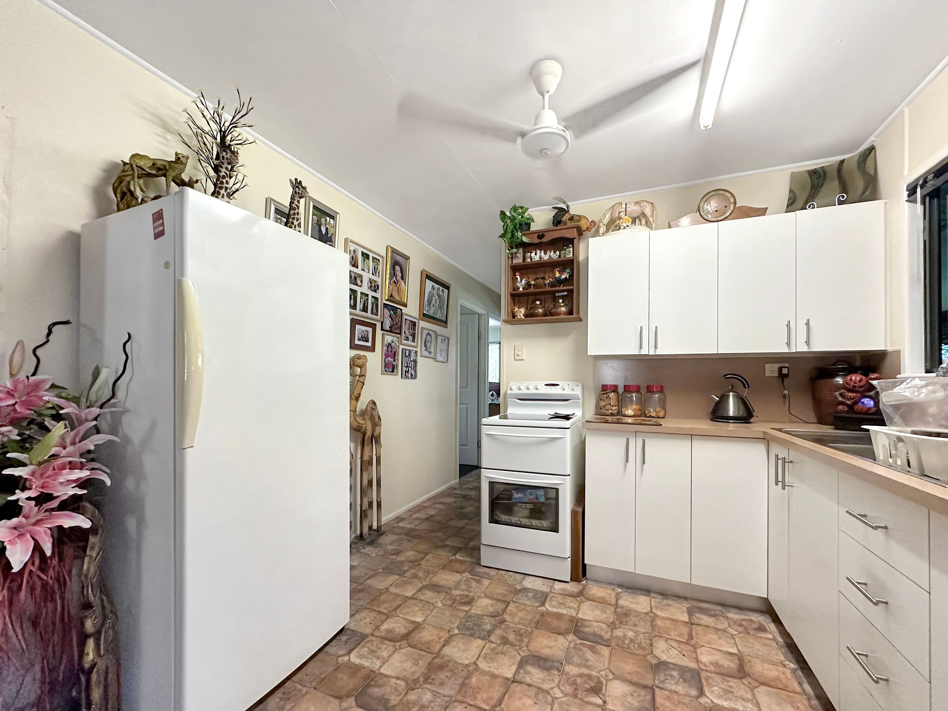 8 Goonyella Avenue, Sarina QLD 4737, Sarina - Thumbnail 6