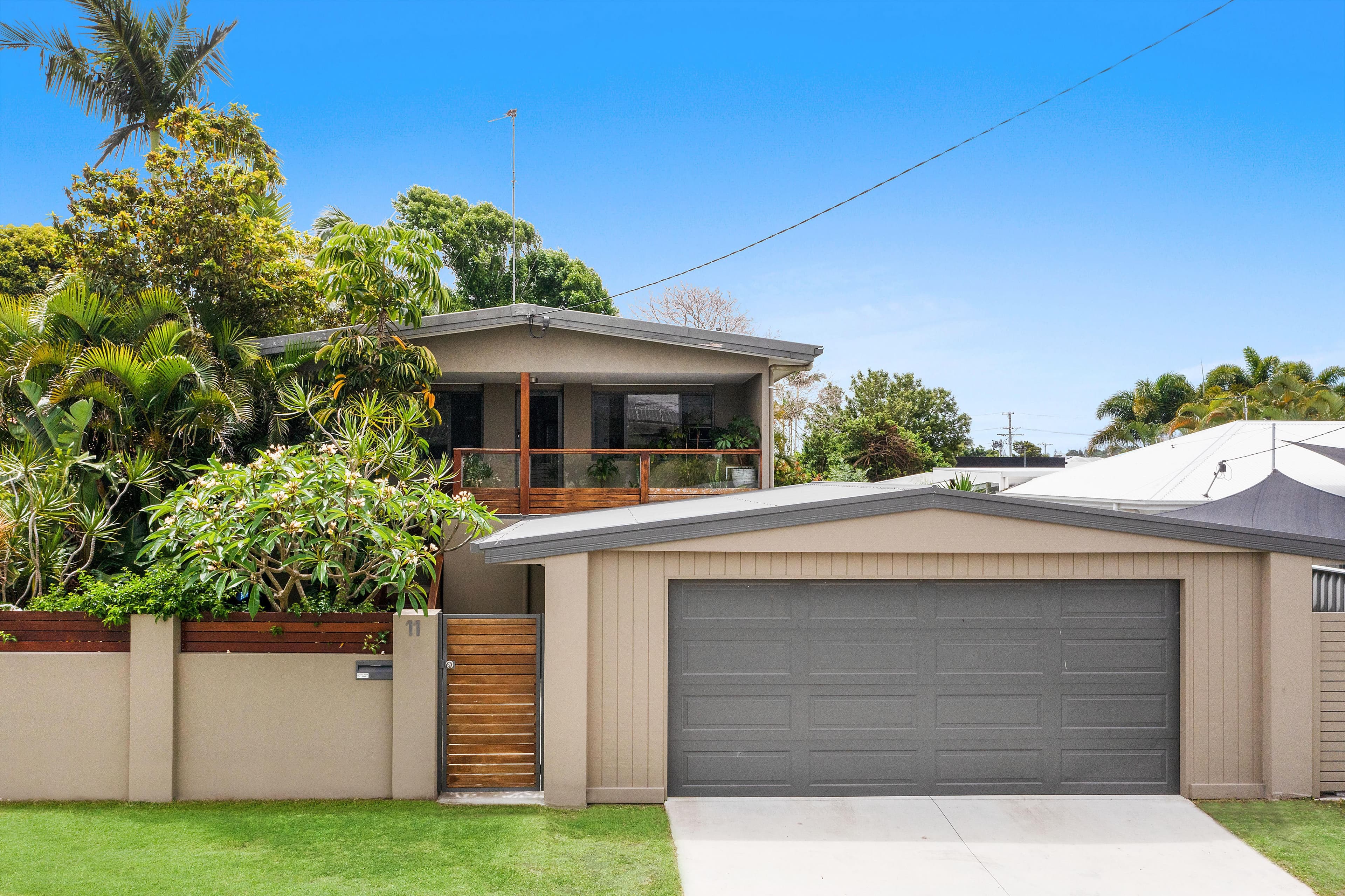 11 Warrina Crescent, Burleigh Waters QLD 4220, Burleigh Waters - Thumbnail 2