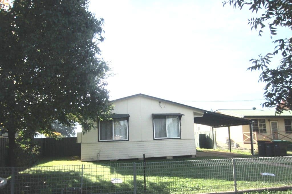 56 Gundagai Road, COOTAMUNDRA NSW 2590, Cootamundra - Image 1