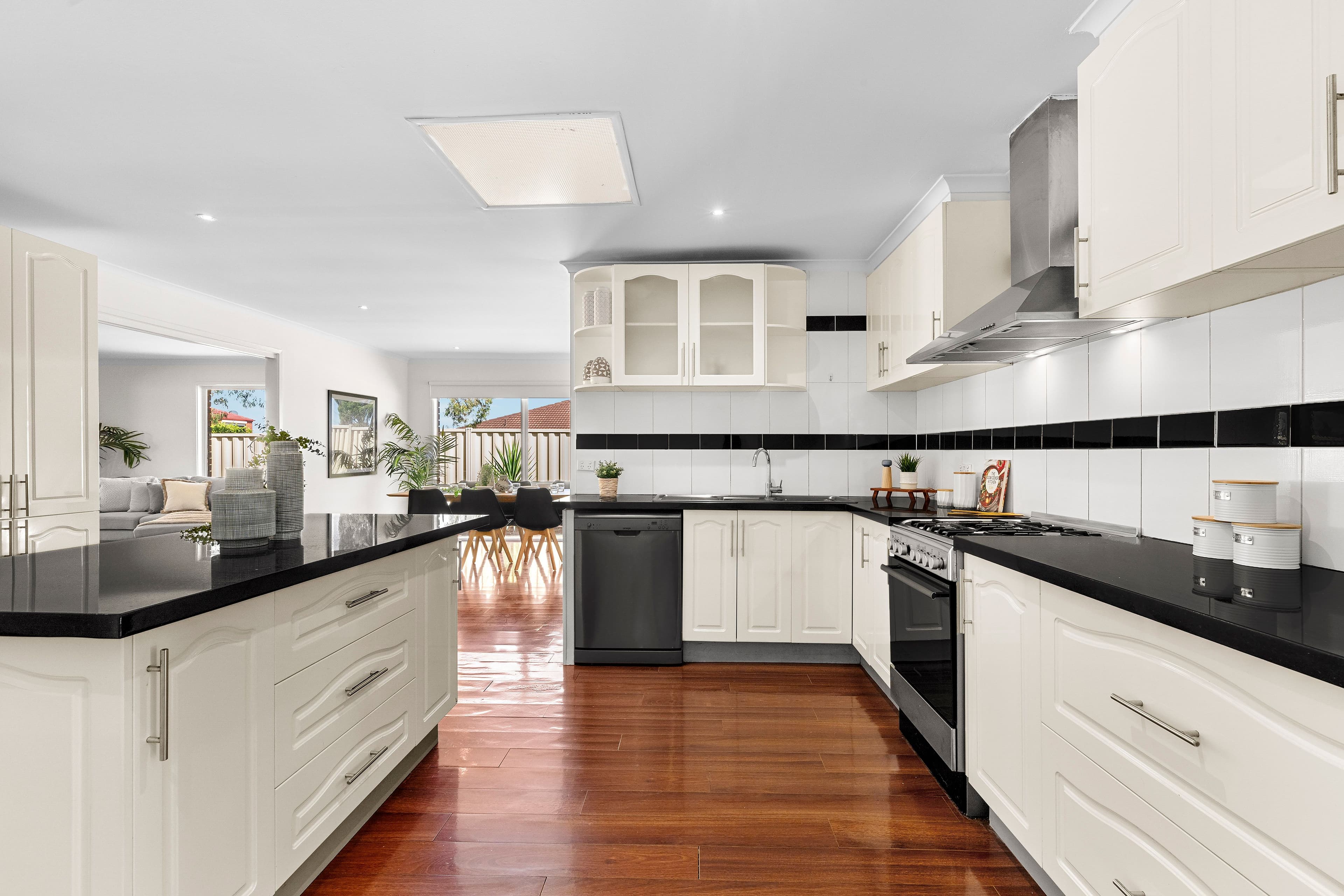 99 Roycroft Avenue, Mill Park VIC 3082, Mill Park - Thumbnail 2