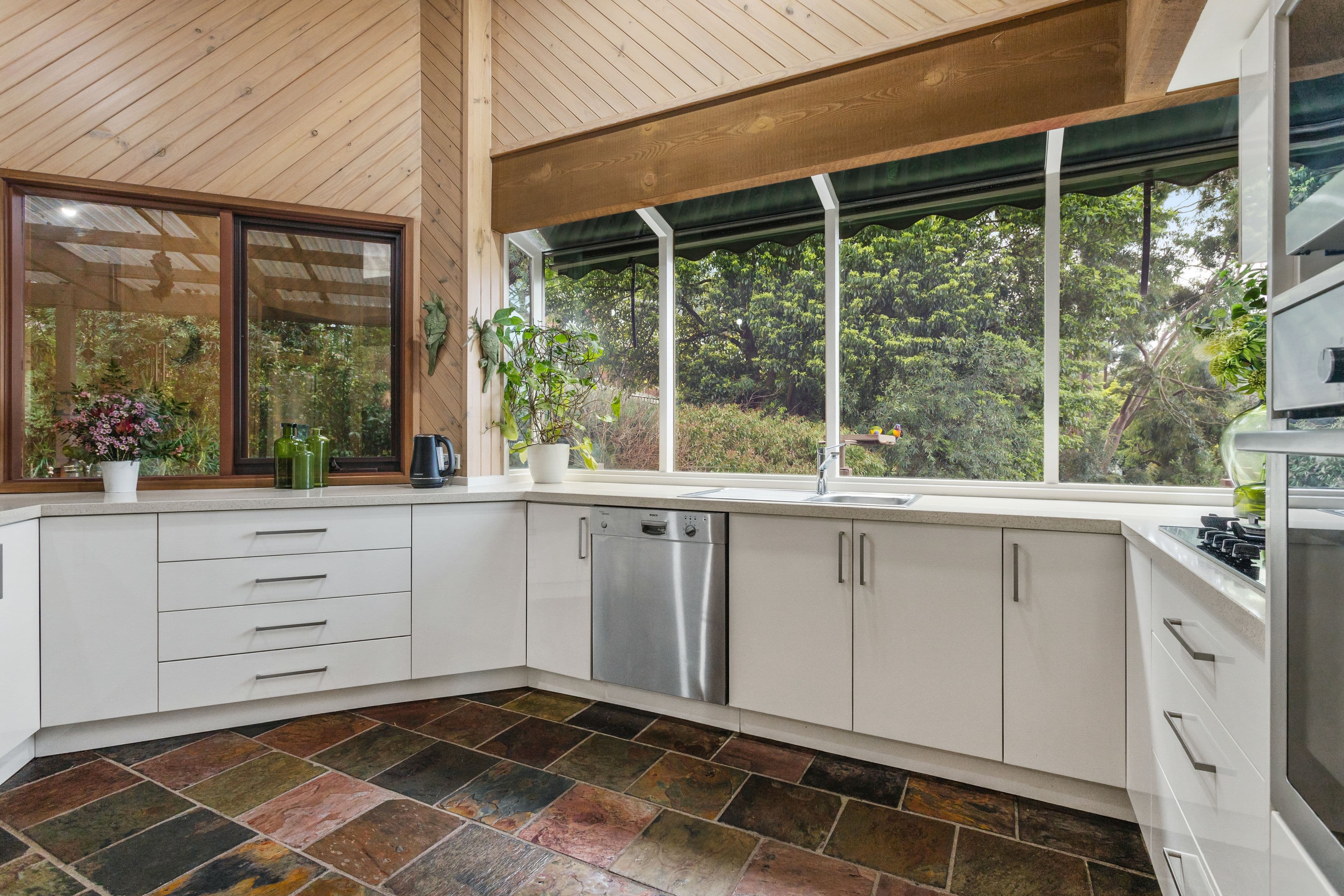 11 Azalea Court, Croydon North VIC 3136, Croydon North - Thumbnail 2