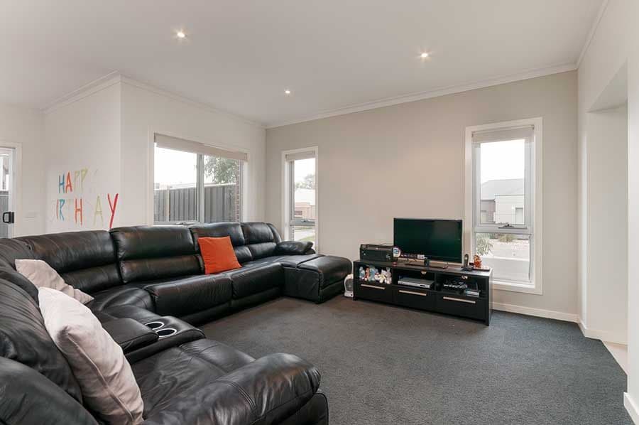 8 Burrora Way, Craigieburn VIC 3064, Craigieburn - Thumbnail 3