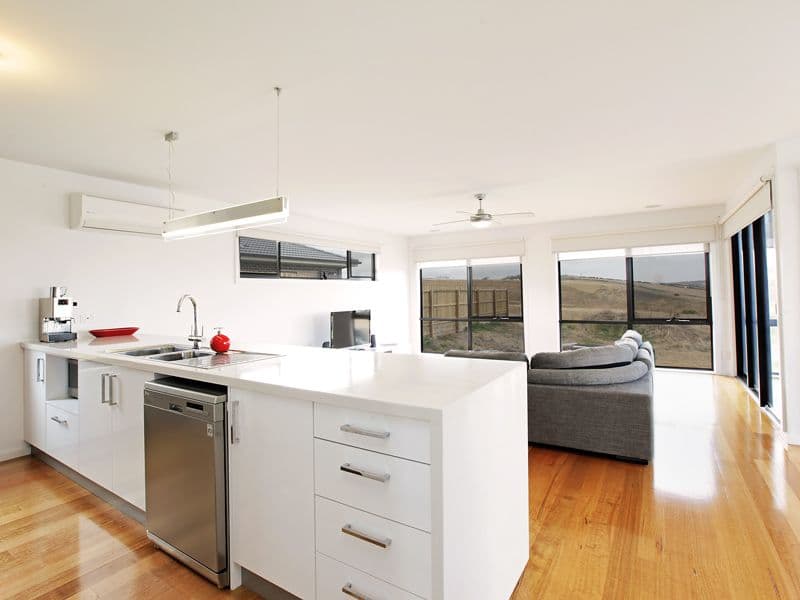 141 Grantham Drive, HIGHTON VIC 3216, Highton - Thumbnail 4