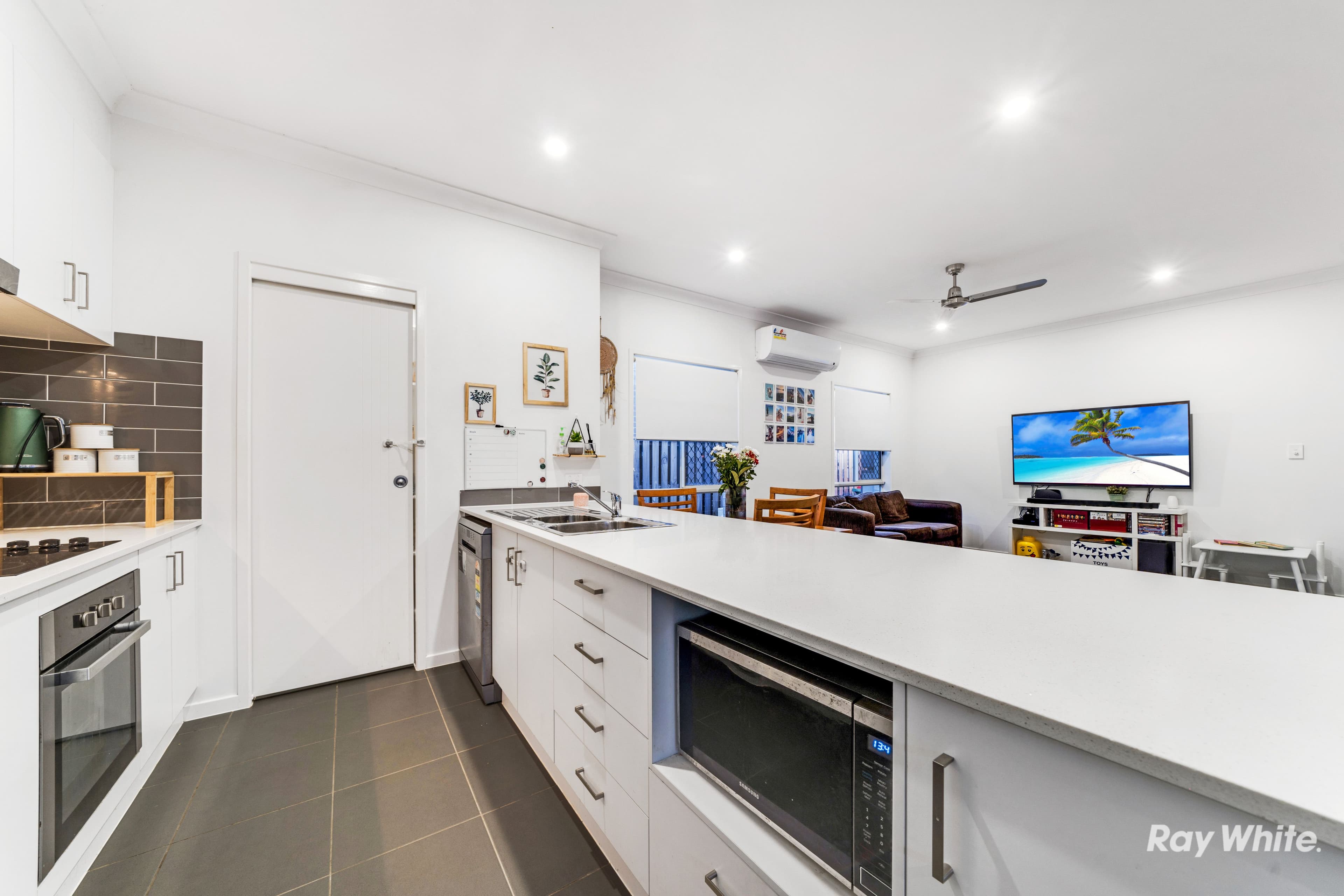 40 Vineyard Drive, Greenbank QLD 4124, Greenbank - Thumbnail 6