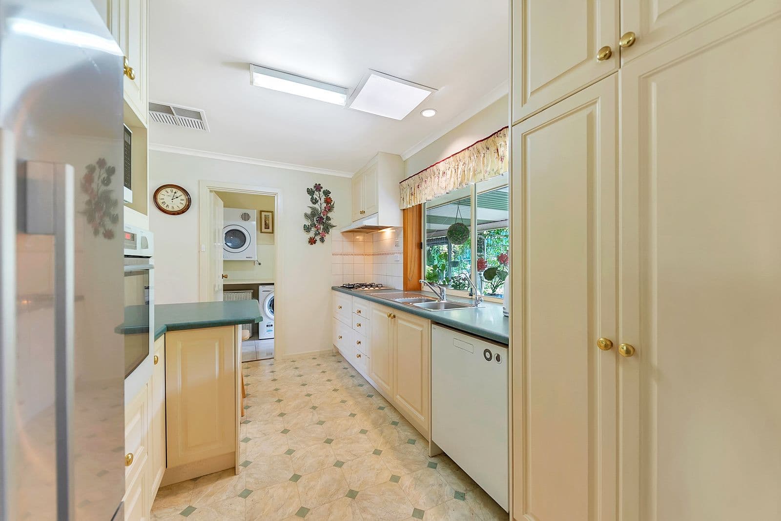 66 Flockhart Avenue, Valley View SA 5093, Valley View - Thumbnail 3
