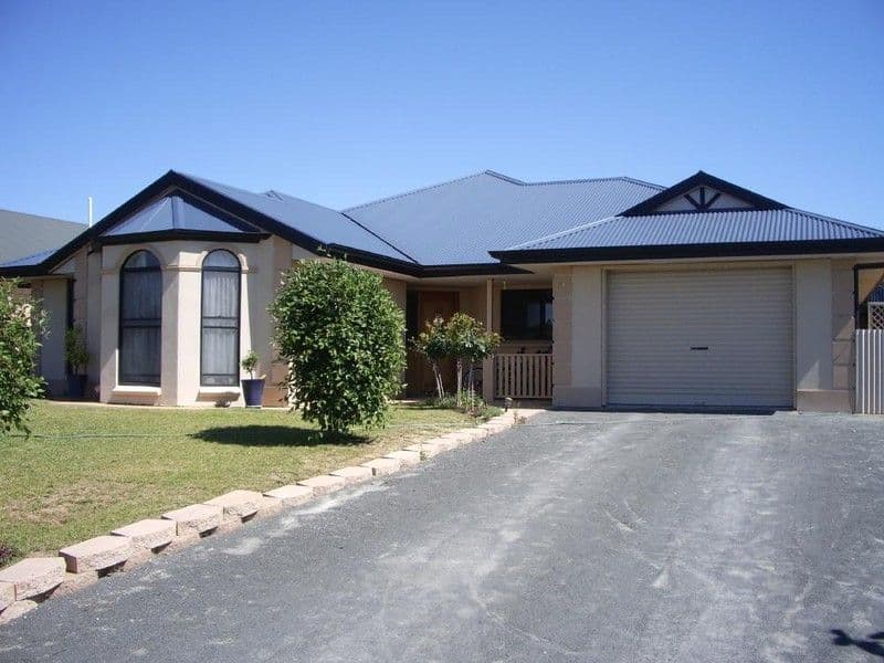 104 South Avenue, BORDERTOWN SA 5268, Bordertown - Image 1