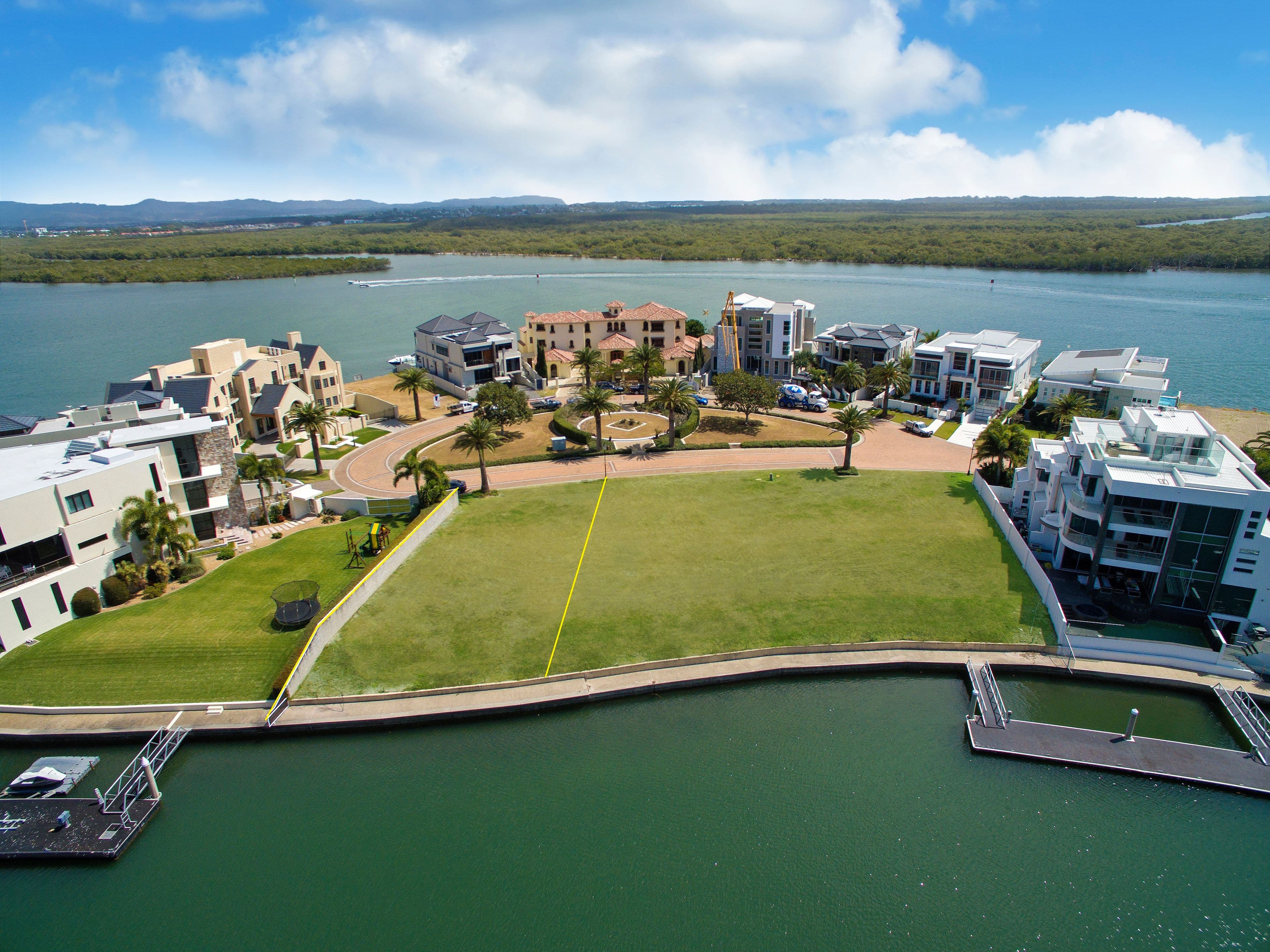 44 Knightsbridge Parade West, Sovereign Islands QLD 4216, Sovereign Islands - Thumbnail 4