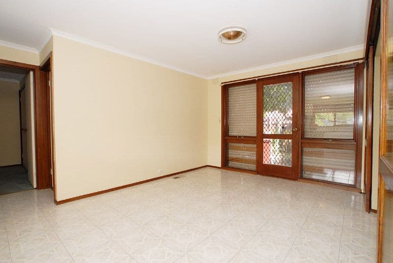33 Waddington Crescent, SPRINGVALE SOUTH VIC 3172, Springvale South - Thumbnail 3