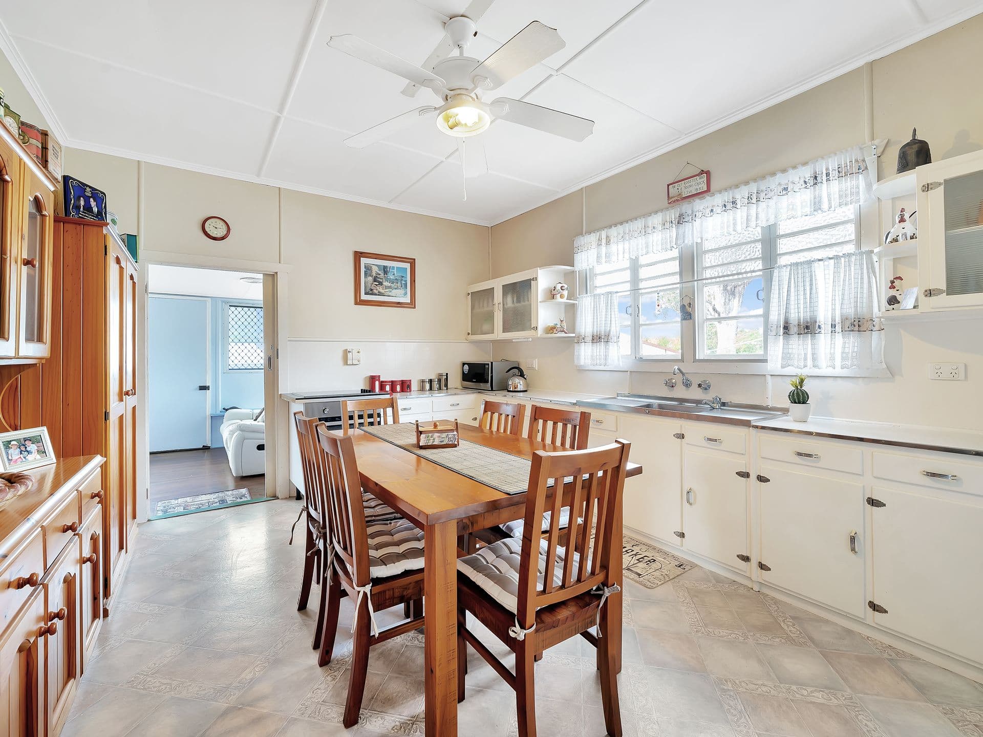12 Barbour Street, Esk QLD 4312, Esk - Thumbnail 3
