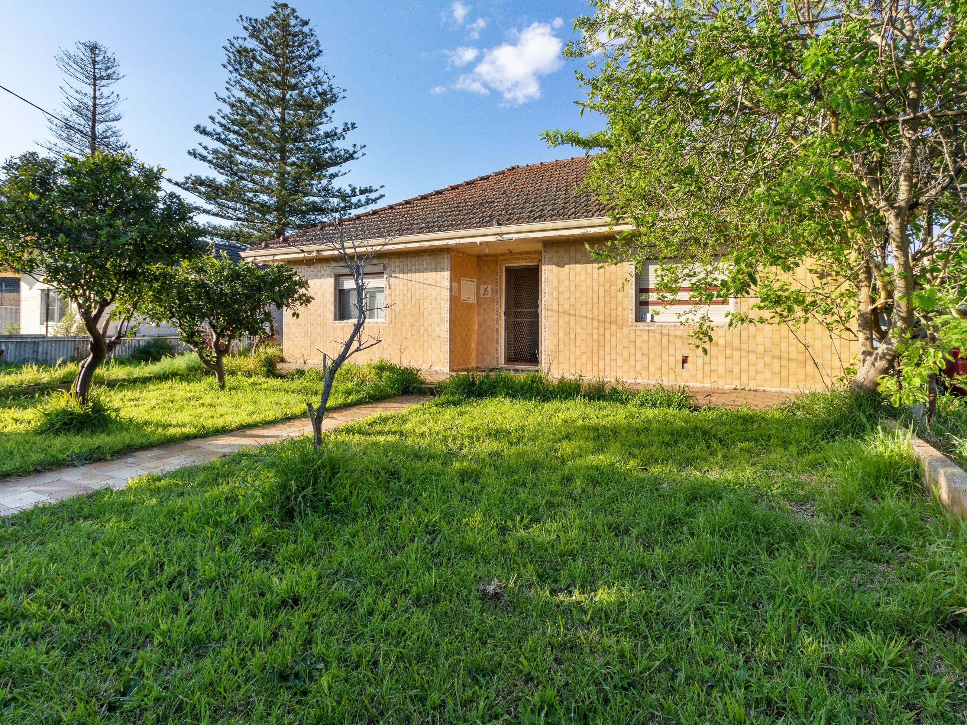12 Derisleigh Street, Cannington WA 6107, Cannington - Thumbnail 2