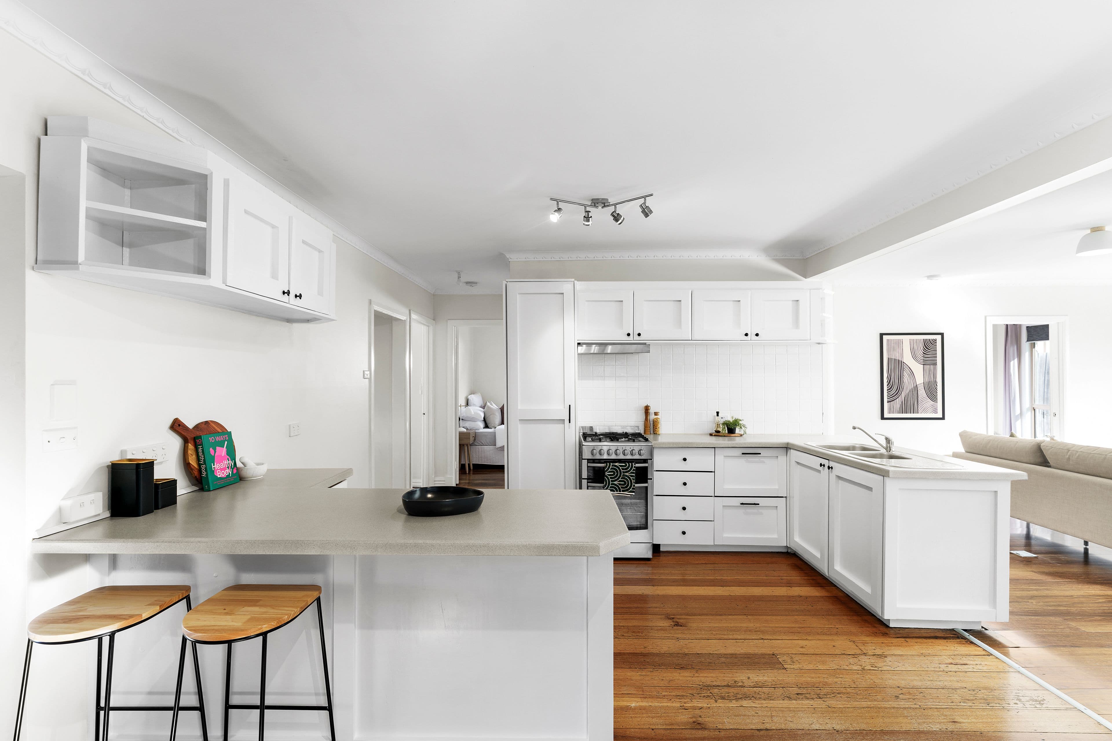 2 Flinders Street, Sunbury VIC 3429, Sunbury - Thumbnail 3