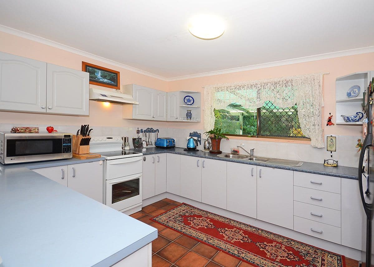 68 North Street, POINT VERNON QLD 4655, Point Vernon - Thumbnail 3