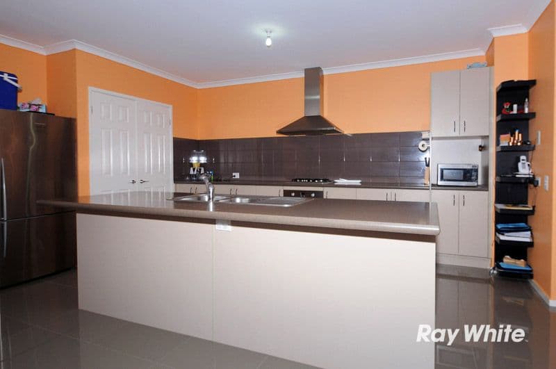 61 Datura Avenue, CRANBOURNE VIC 3977, Cranbourne North - Thumbnail 4