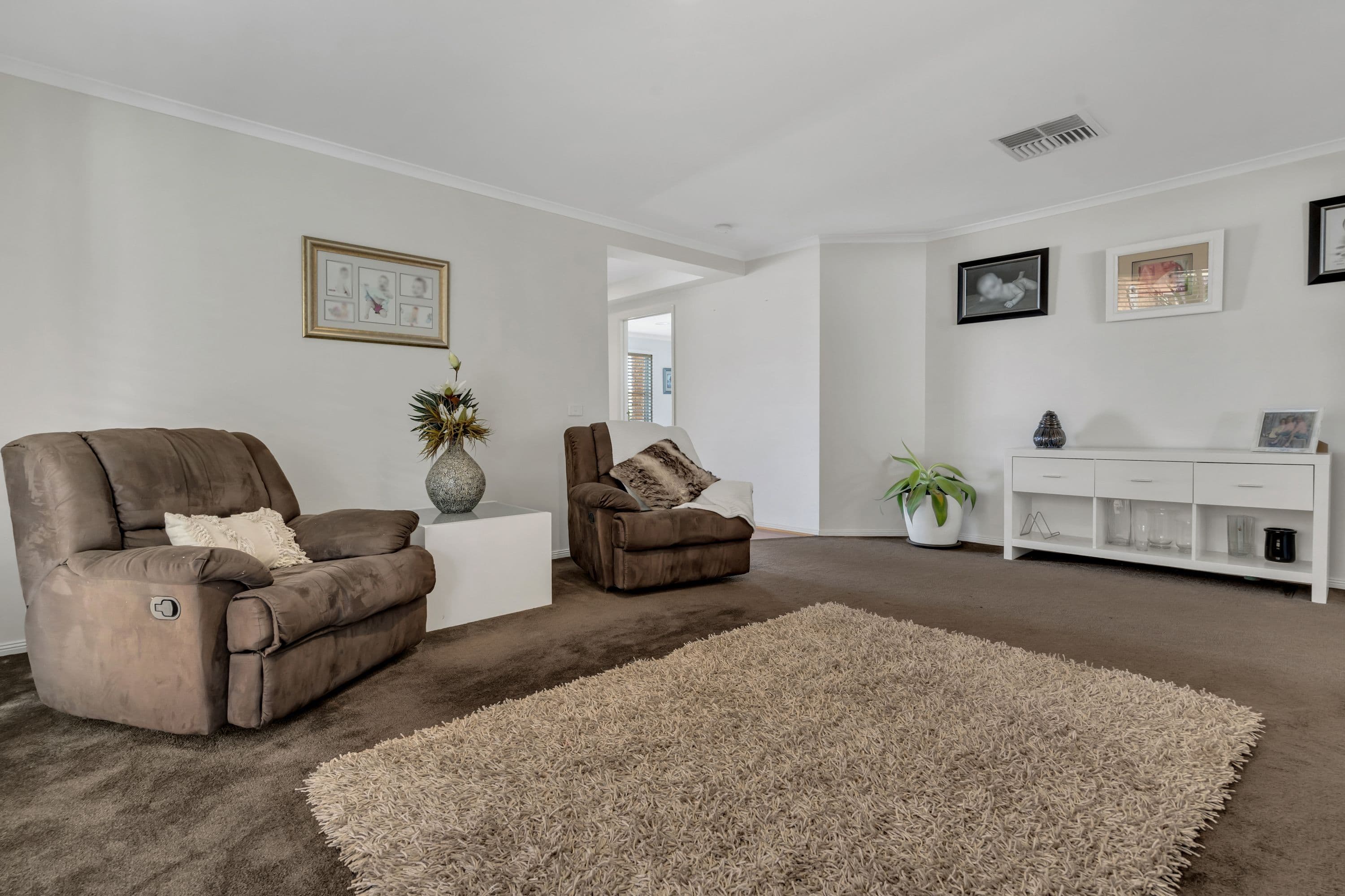16 Heytesbury Crescent, Craigieburn VIC 3064, Craigieburn - Thumbnail 8