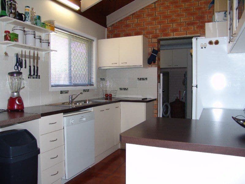 11 Exilis Street, ROCHEDALE SOUTH QLD 4123, Rochedale South - Thumbnail 5