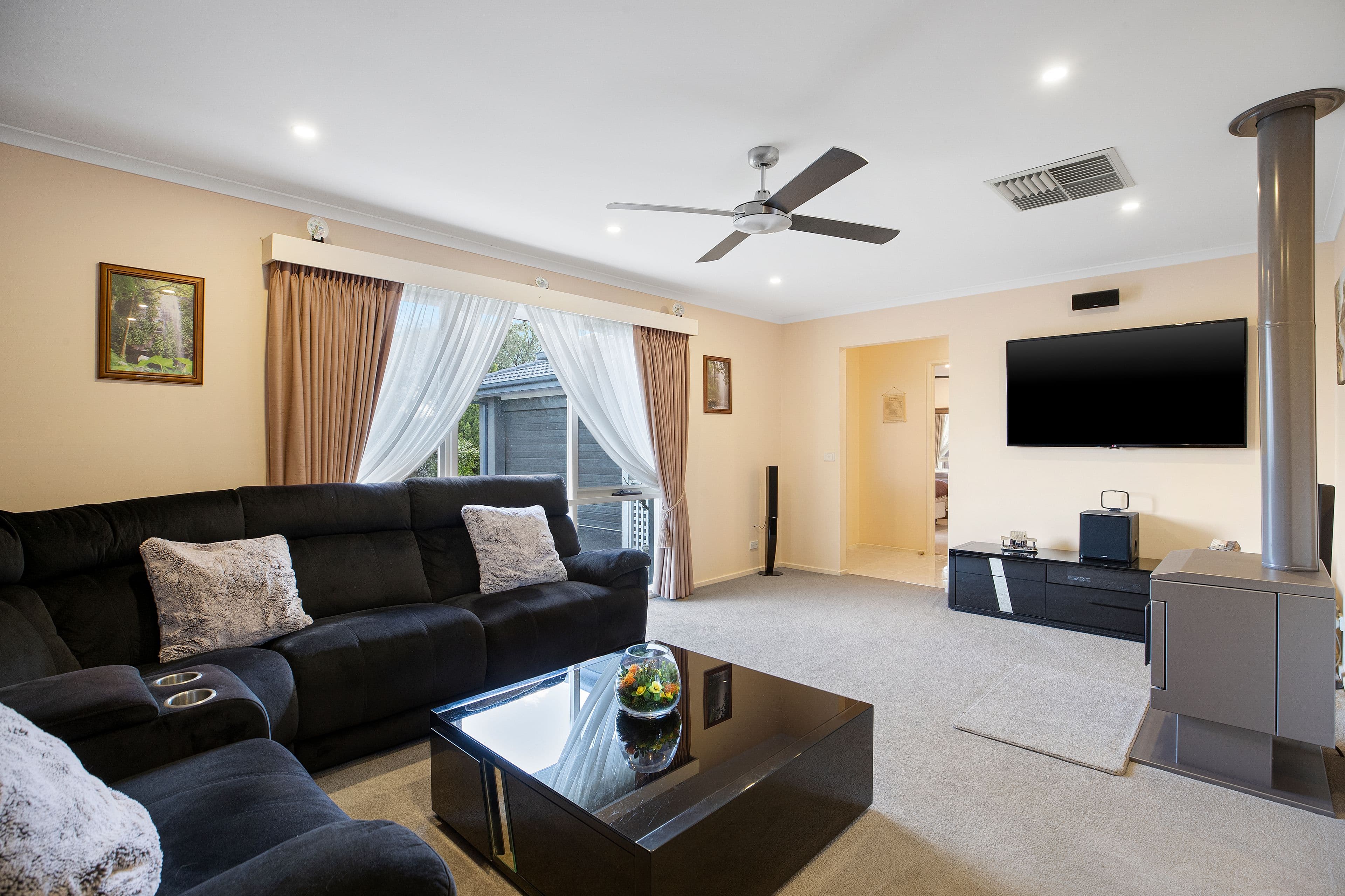 31 Taldra Drive, Ferntree Gully VIC 3156, Ferntree Gully - Thumbnail 2