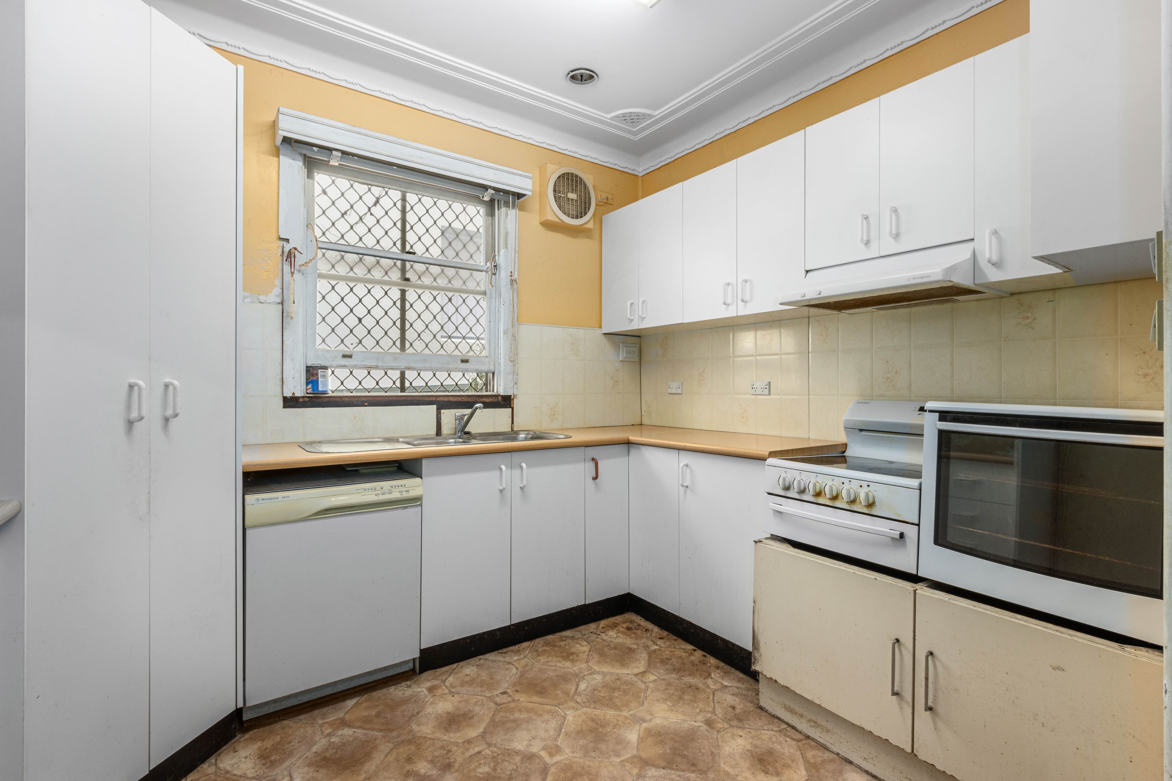 11 Weston Road, Hurstville NSW 2220, Hurstville - Thumbnail 5