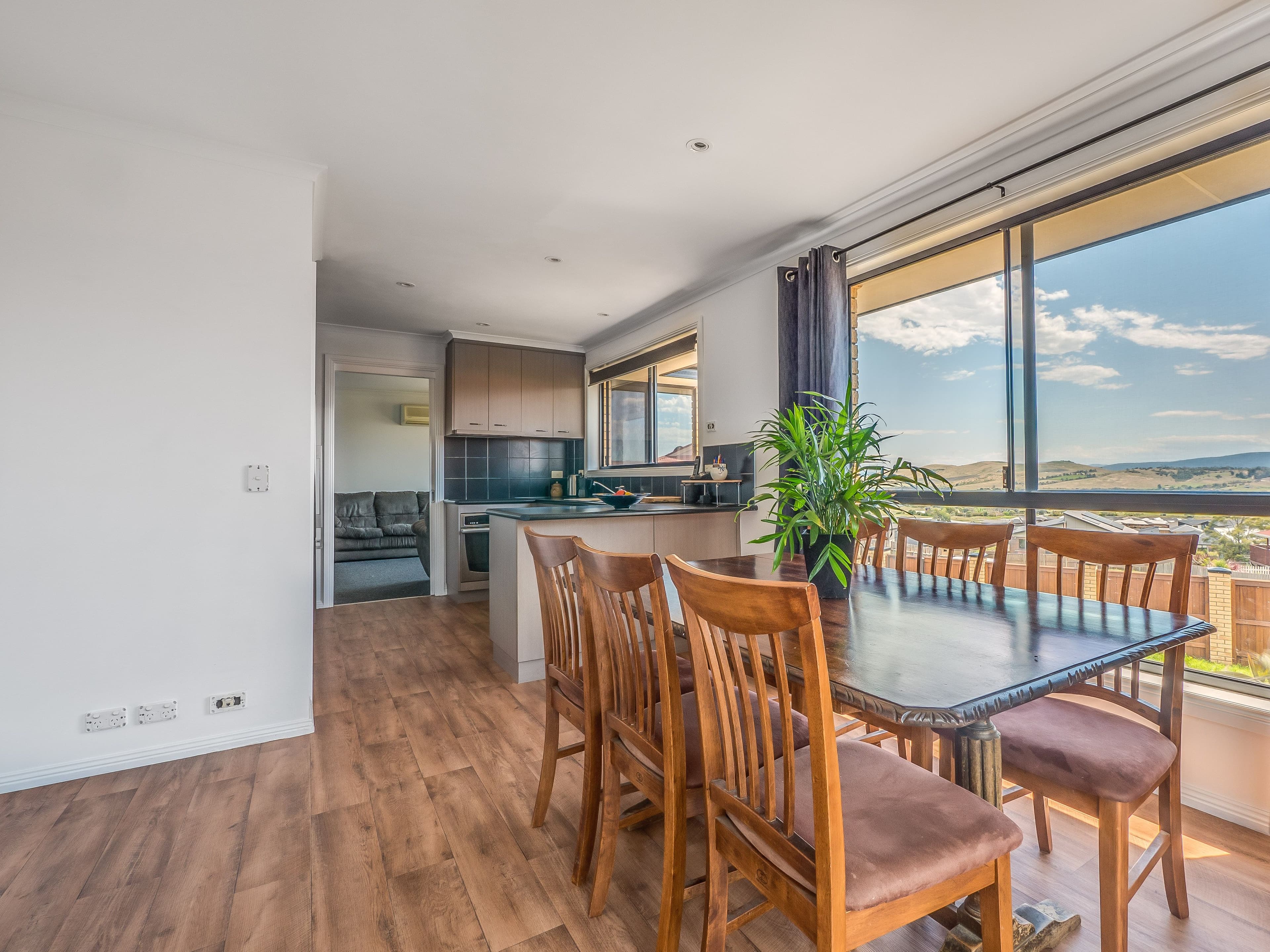 100 Oakdowns Parade, Oakdowns TAS 7019, Oakdowns - Image 1