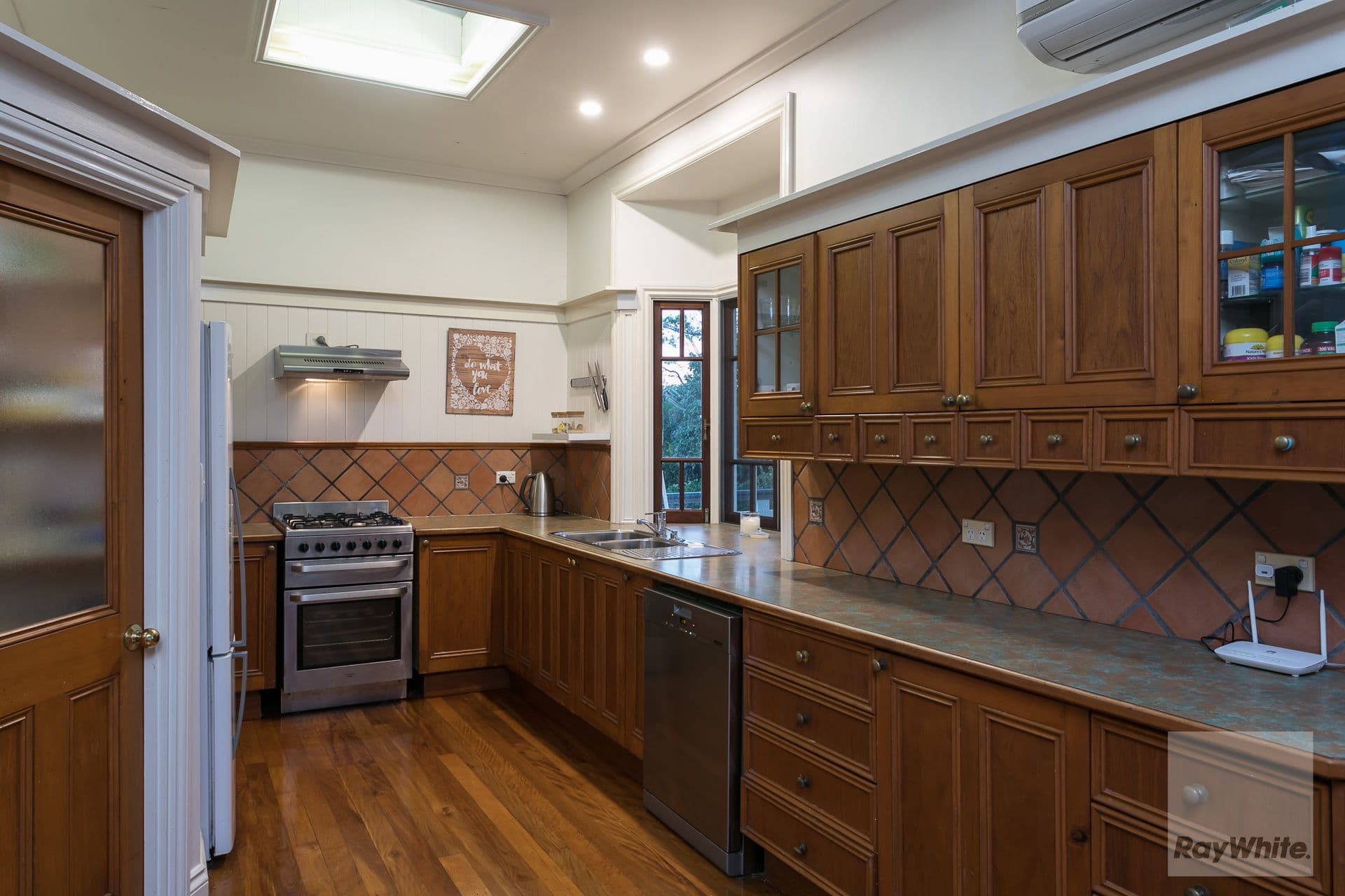 32 Haig Road, Birkdale QLD 4159, Birkdale - Thumbnail 3
