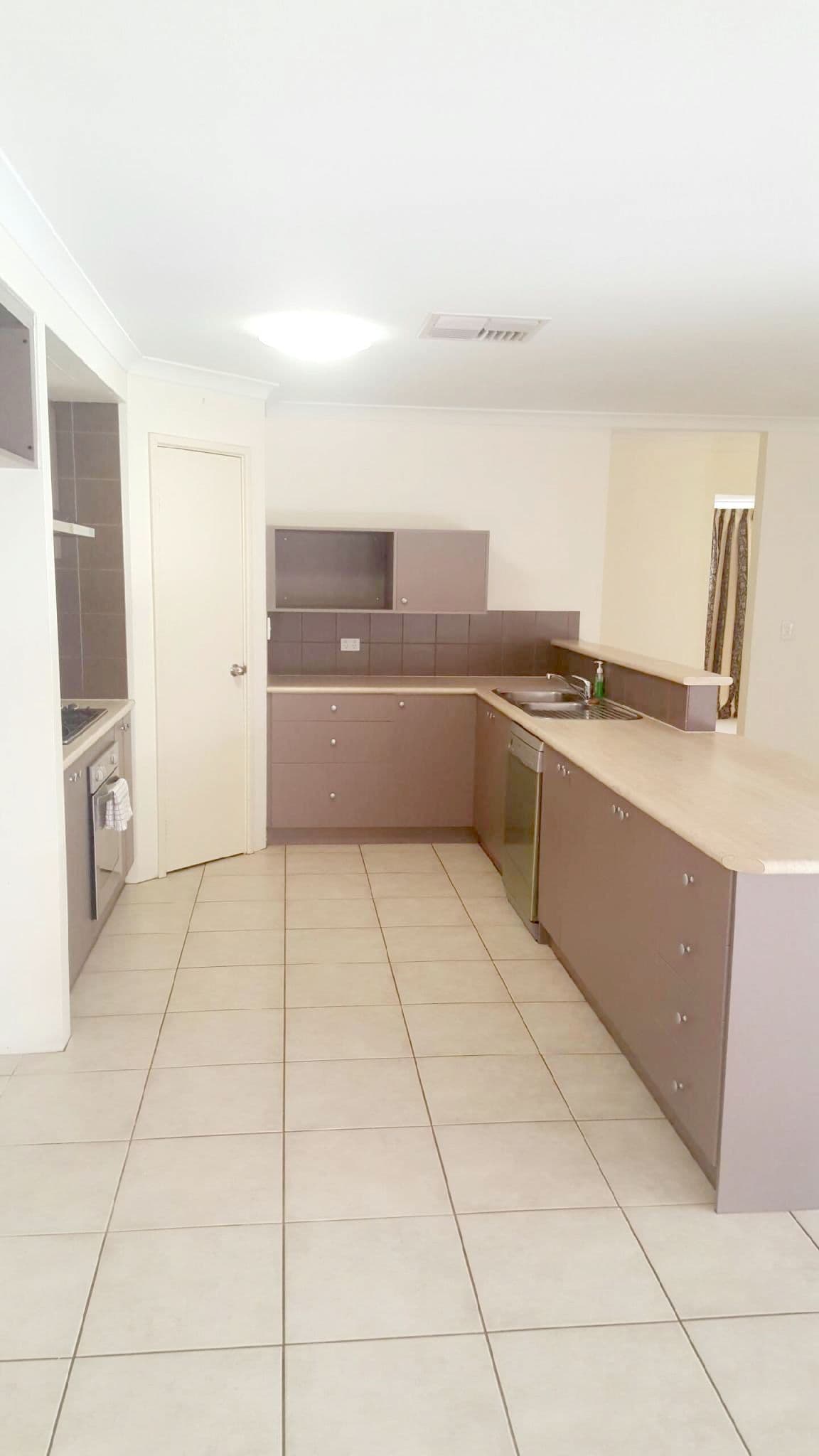 6 Tonkin Fairway, Dalyellup WA 6230, Dalyellup - Thumbnail 2