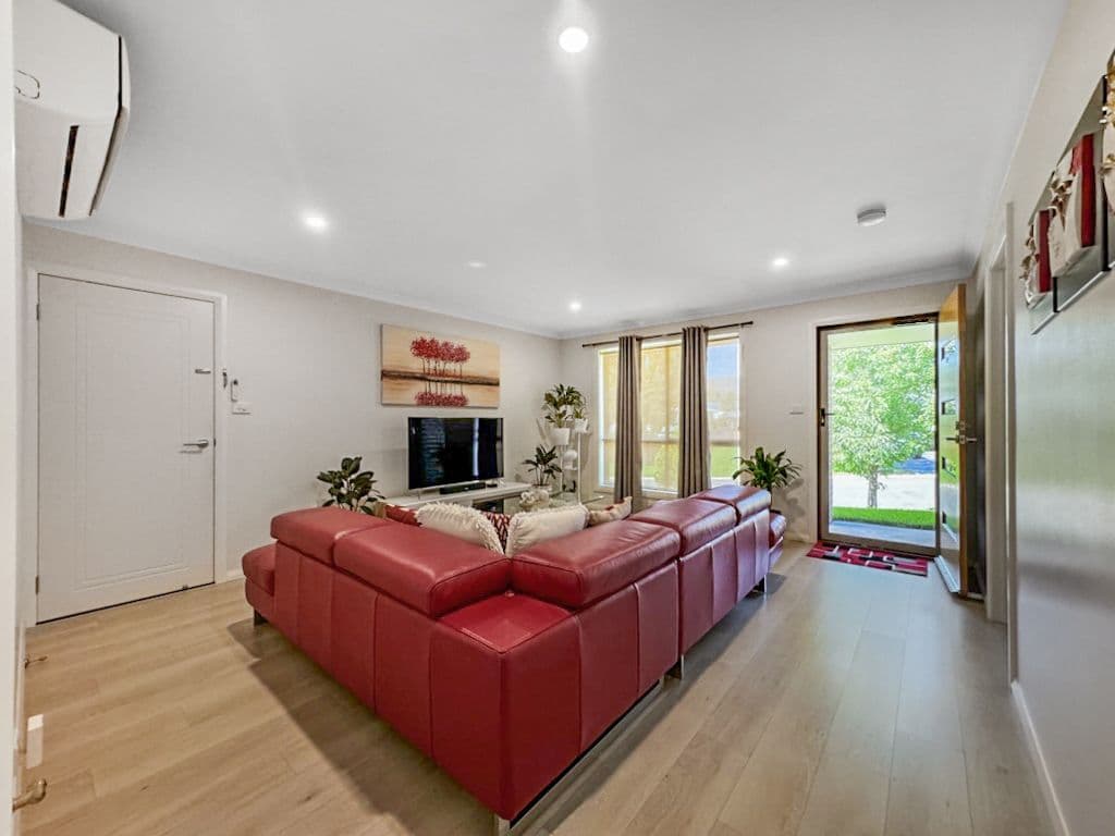 15 Lockeridge Drive, Tumut NSW 2720, Tumut - Thumbnail 2