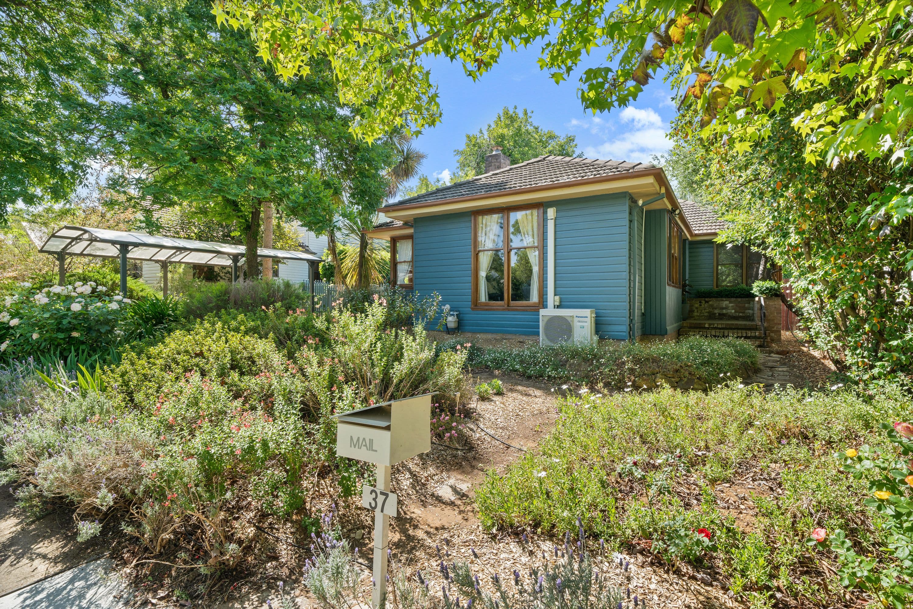 37 Turner Place, Yarralumla ACT 2600, Yarralumla - Thumbnail 3