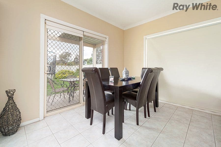 46 Hepburn Way, Caroline Springs VIC 3023, Caroline Springs - Thumbnail 4