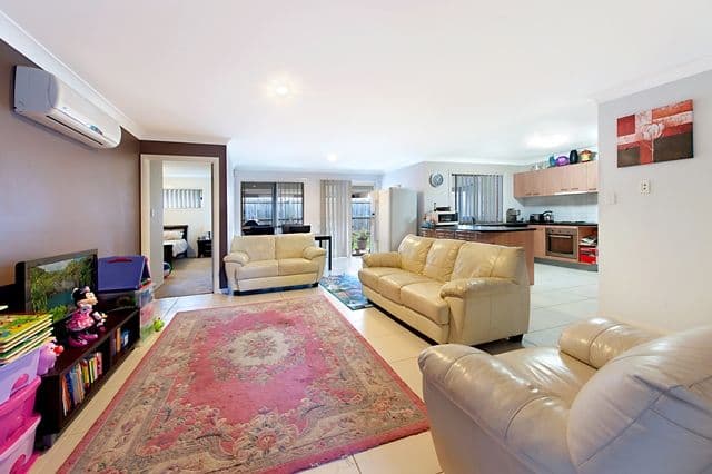 40 Bedivere Drive, ORMEAU QLD 4208, Ormeau - Thumbnail 3