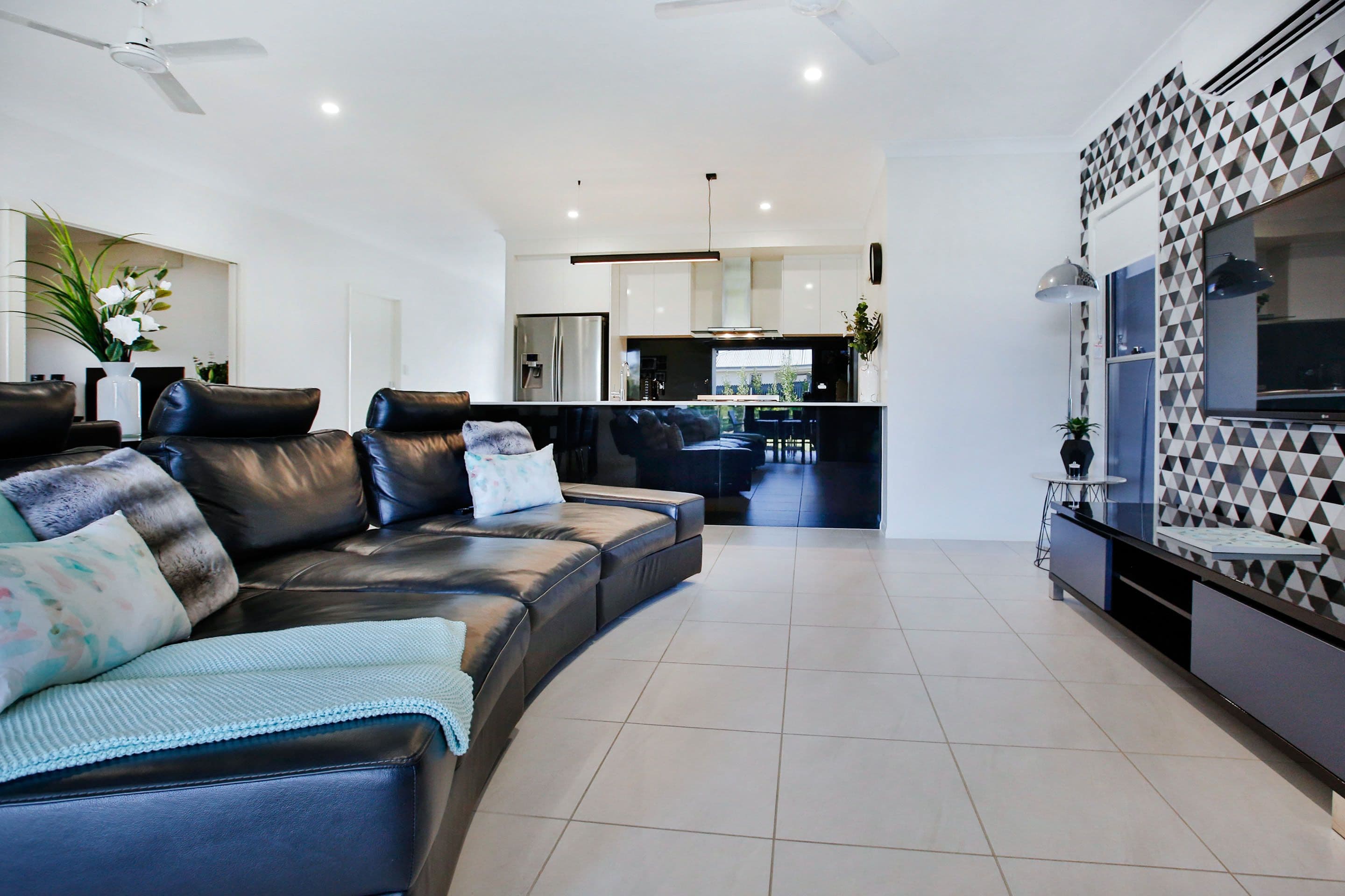 34 Roosevelt  Loop, Mount Louisa QLD 4814, Mount Louisa - Image 1