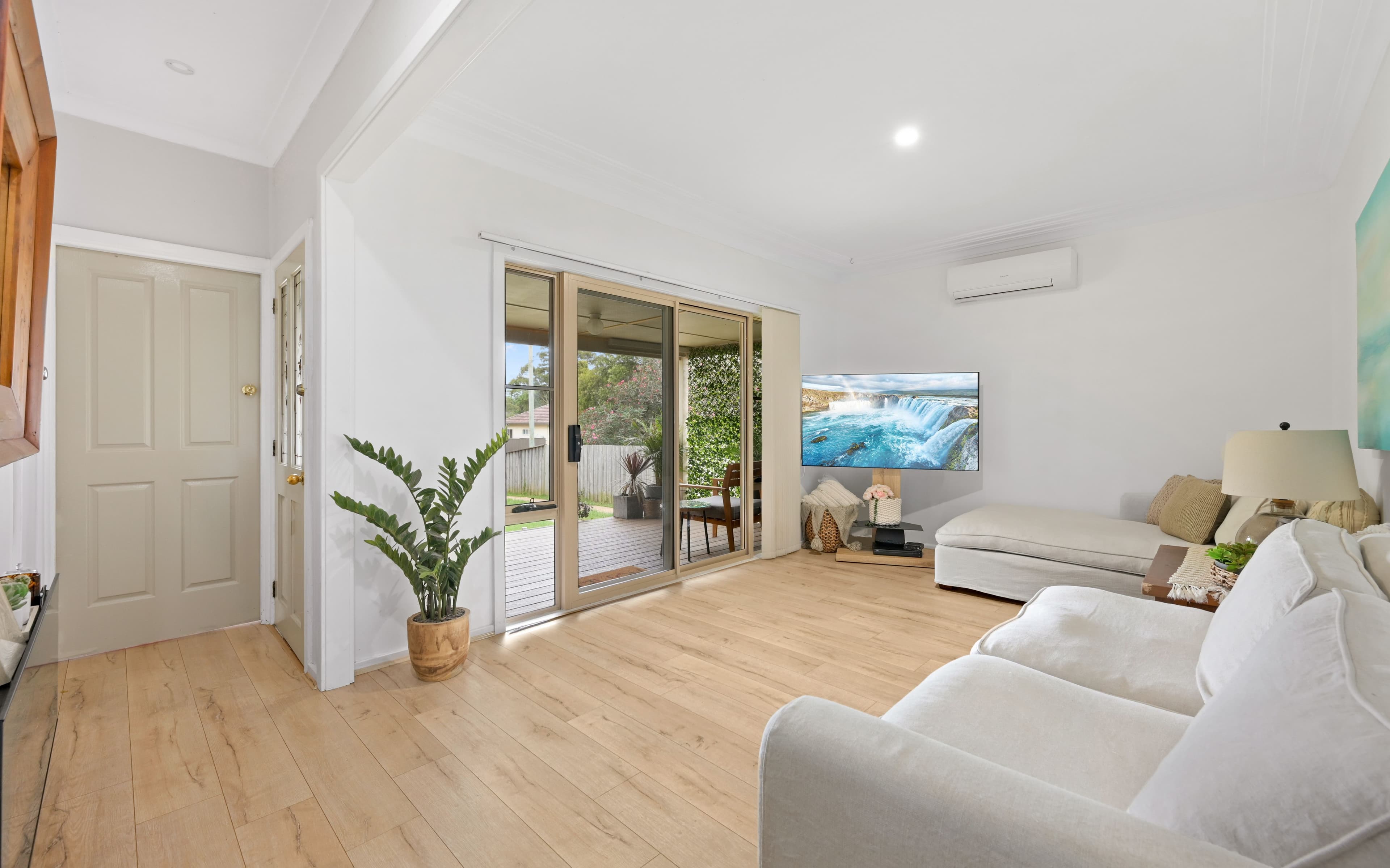 15 Gloucester Street, Macquarie Fields NSW 2564, Macquarie Fields - Thumbnail 2