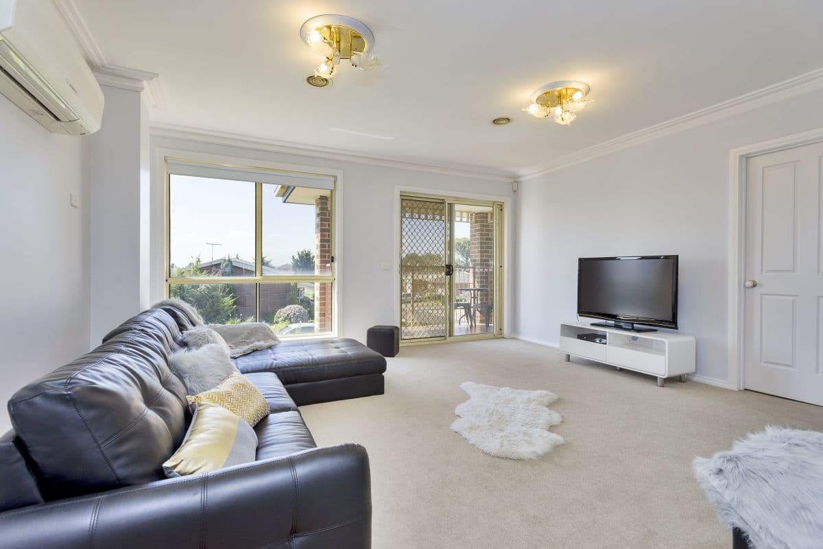 28 Mirabella Close, Werribee VIC 3030, Werribee - Thumbnail 3