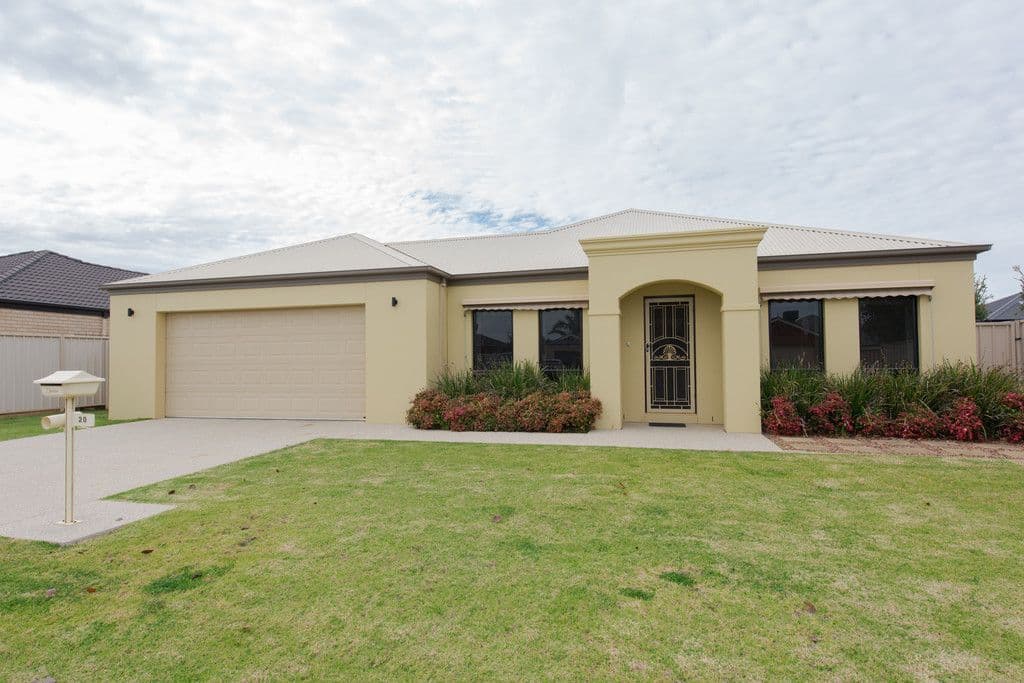 20 Derry Drive, Yarrawonga VIC 3730, Yarrawonga - Image 1
