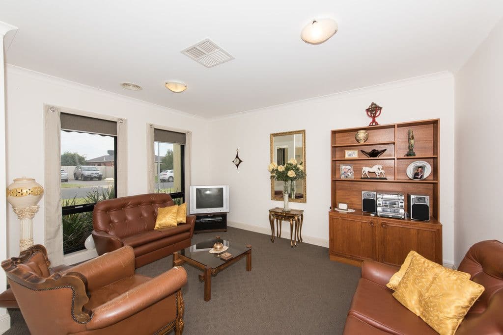 20 Derry Drive, Yarrawonga VIC 3730, Yarrawonga - Thumbnail 2